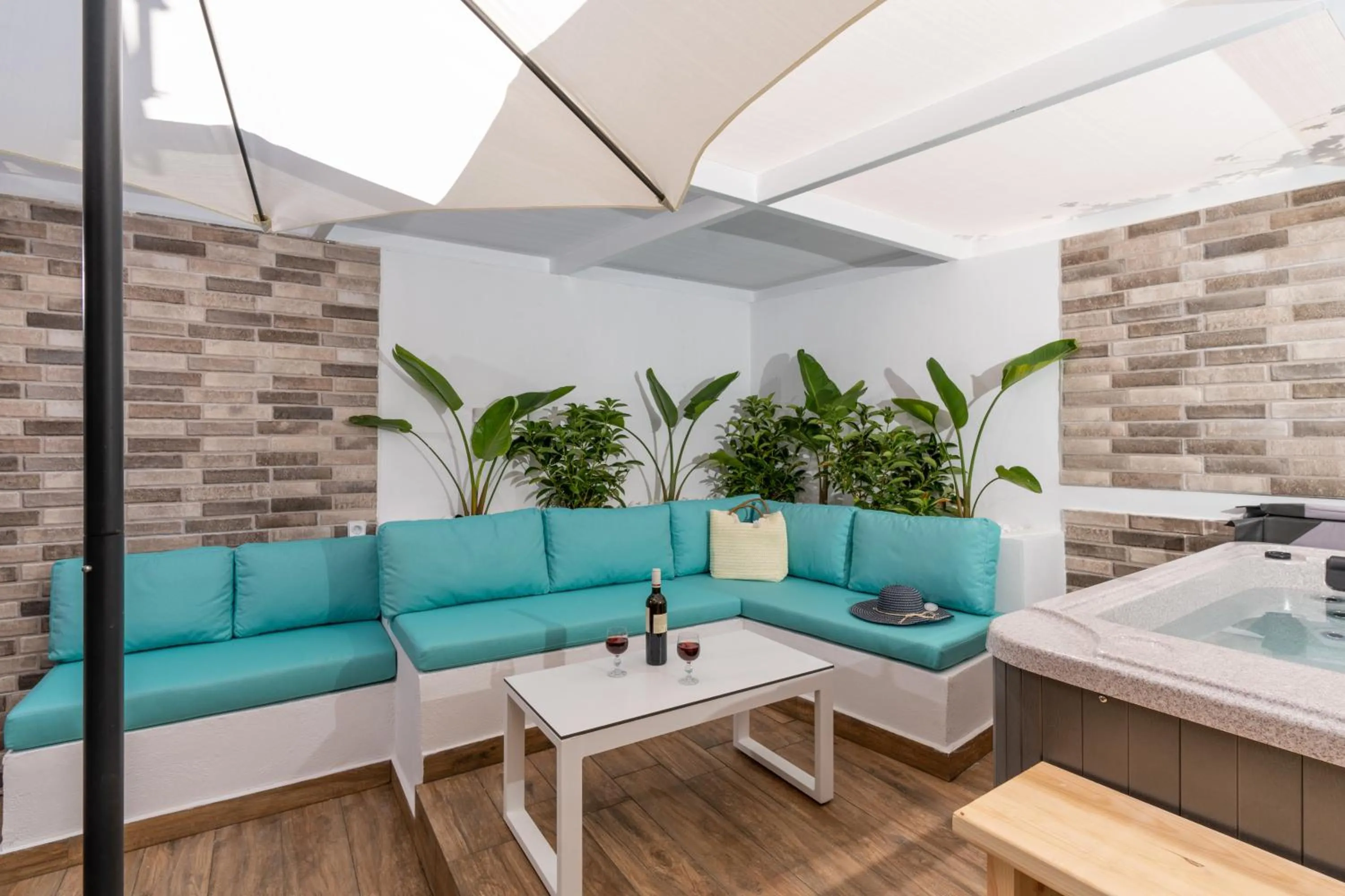Patio in City and Sand Suites