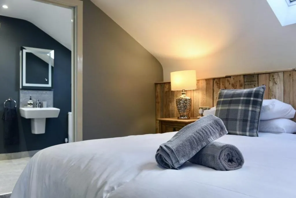 Rostrevor Mountain Lodge - Glamping Pods - Revive Sauna & Hot Tubs