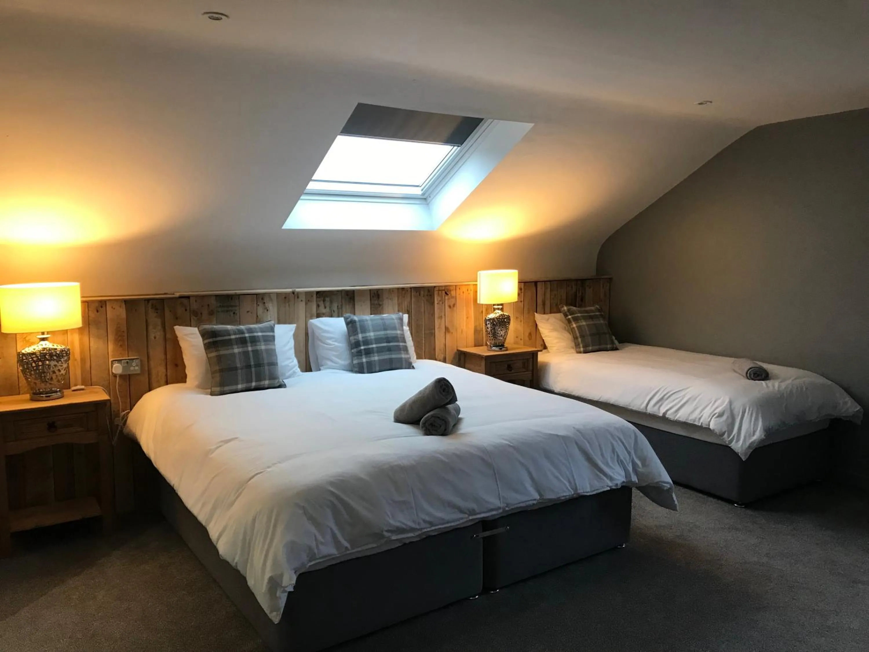 Triple Room with Shower in Rostrevor Mountain Lodge - Glamping Pods - Revive Sauna & Hot Tubs