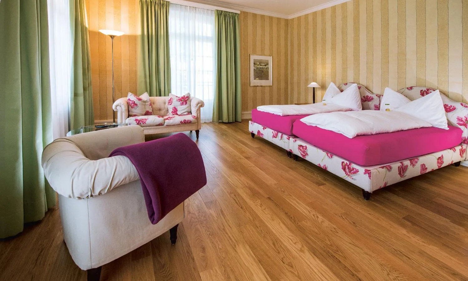 Photo of the whole room, Bed in Parkforum Wylihof