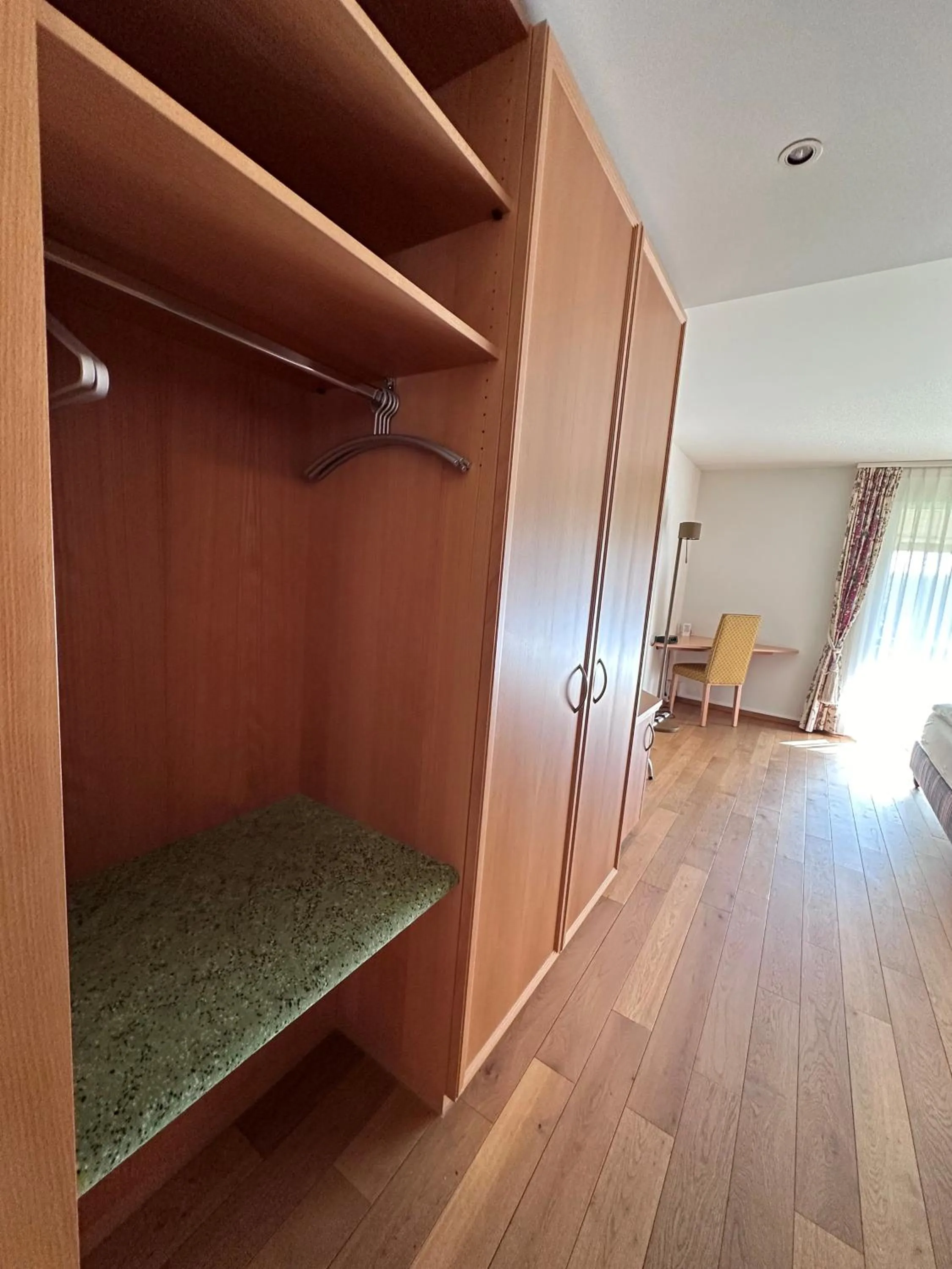 Photo of the whole room, Bed in Parkforum Wylihof