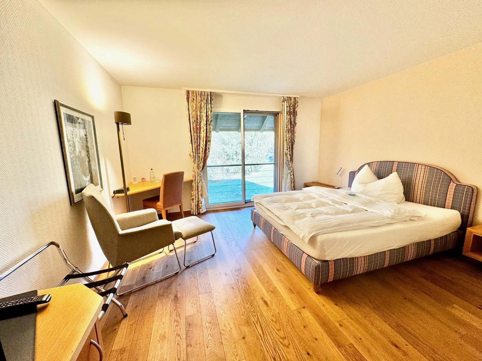 Photo of the whole room, Bed in Parkforum Wylihof