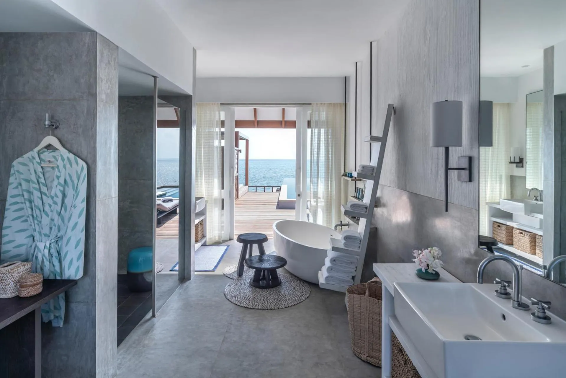 Bathroom in Four Seasons Resort Maldives at Landaa Giraavaru