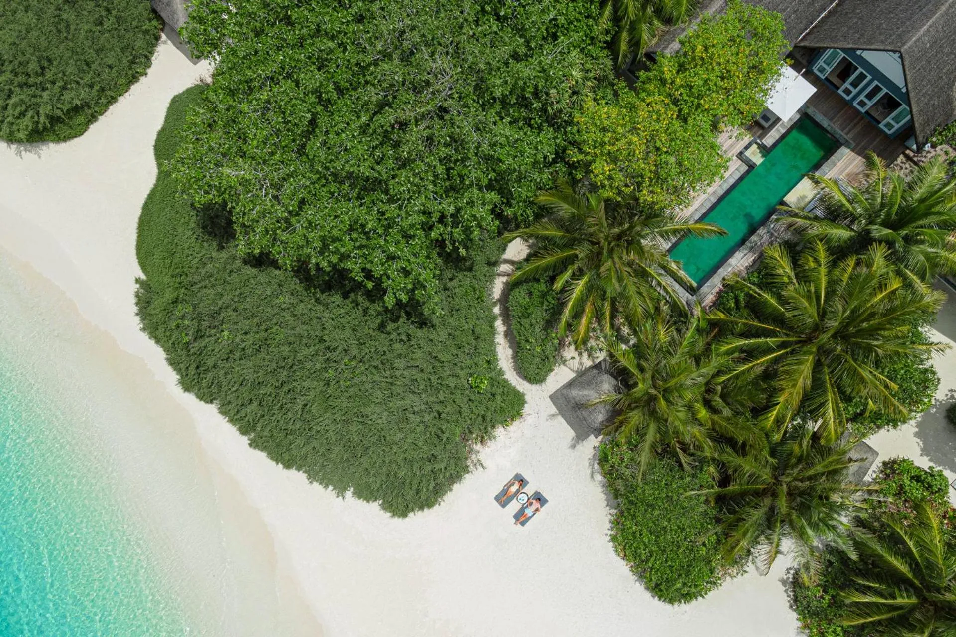 Bird's eye view in Four Seasons Resort Maldives at Landaa Giraavaru