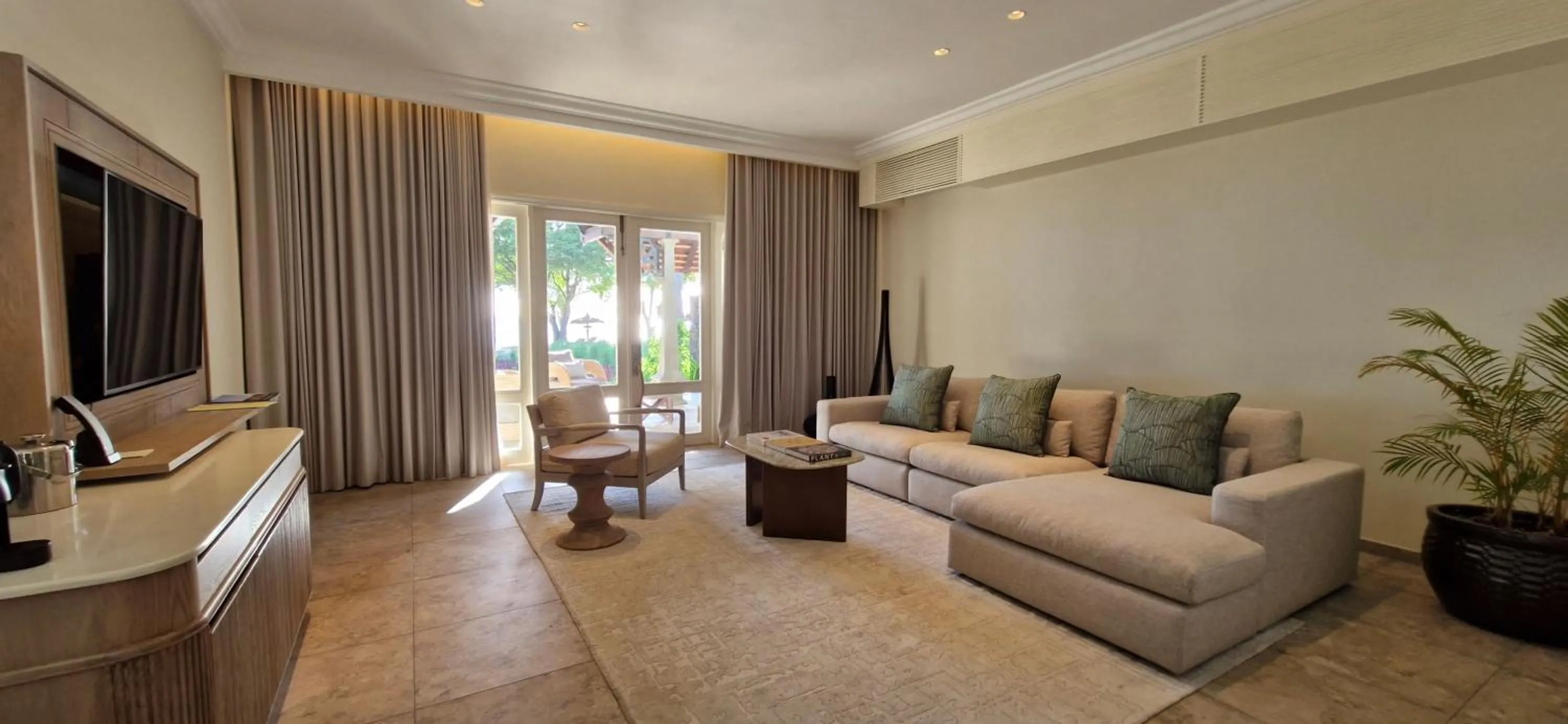 Living room in Maradiva Villas Resort and Spa