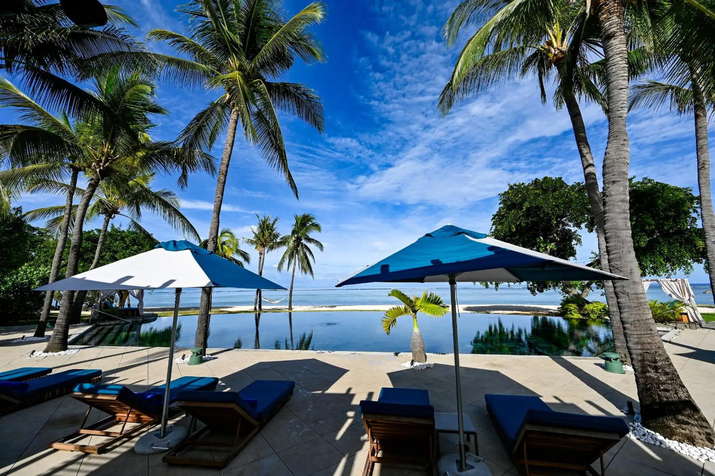 Swimming pool in Maradiva Villas Resort and Spa Swimming pool in Maradiva Villas Resort and Spa