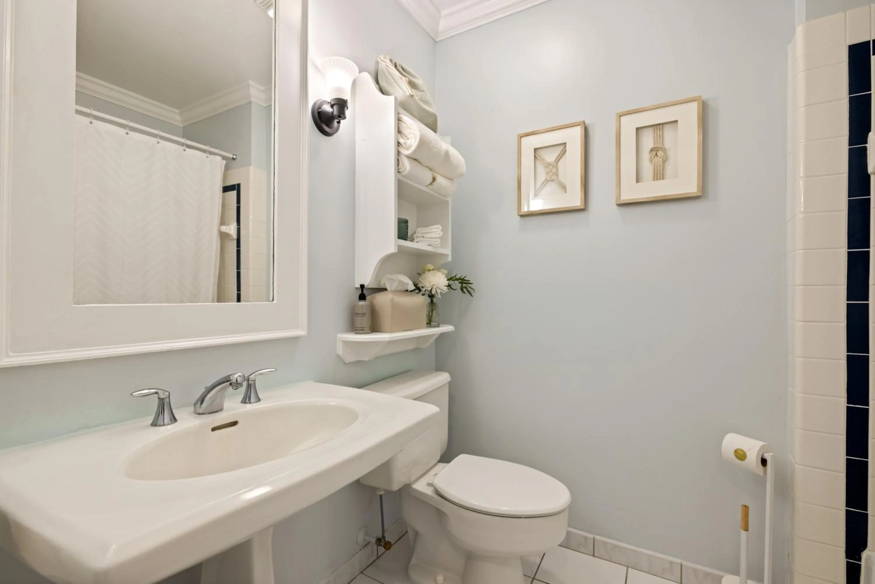 Bathroom in The Tranquil House Inn