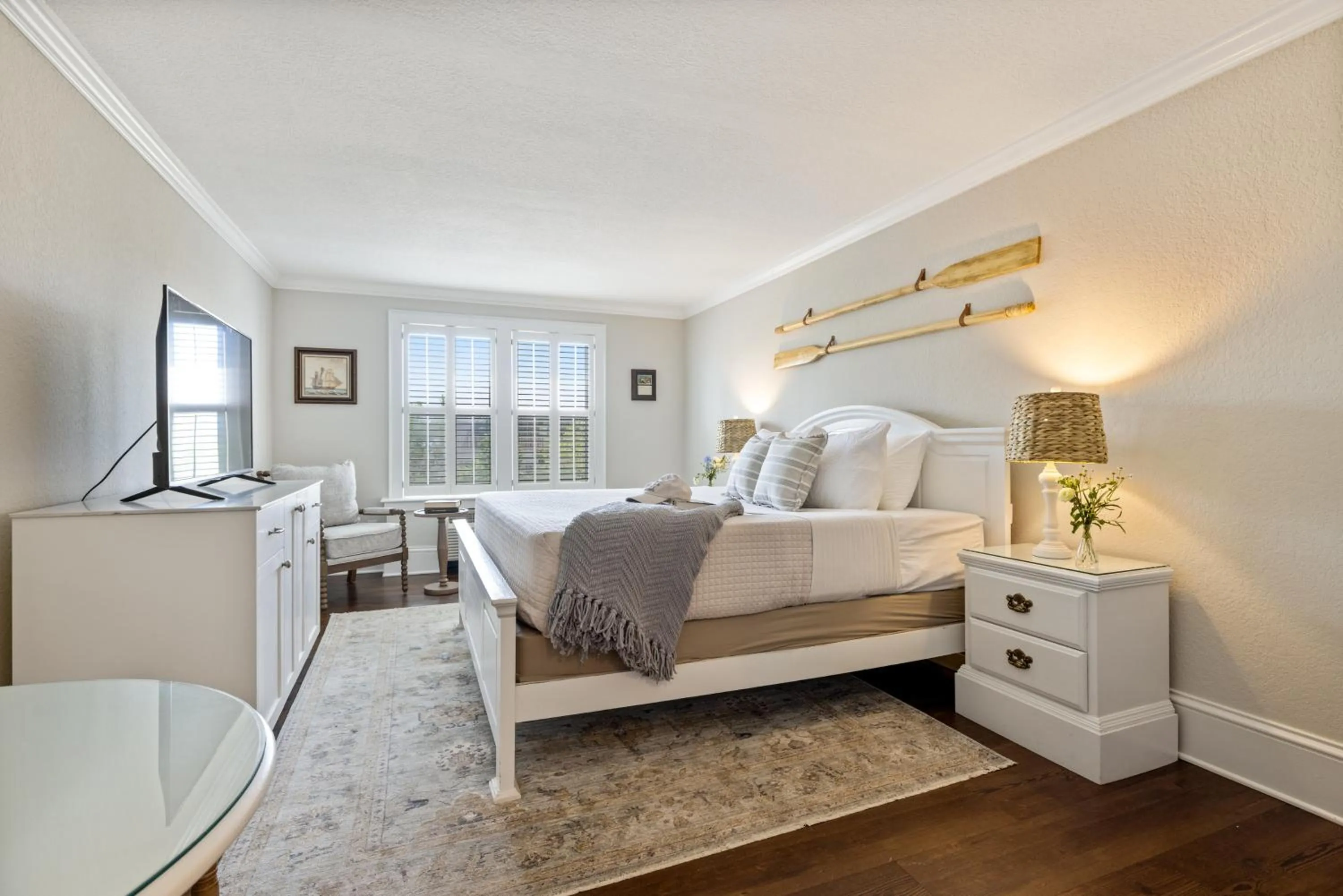 Guests, Bed in The Tranquil House Inn