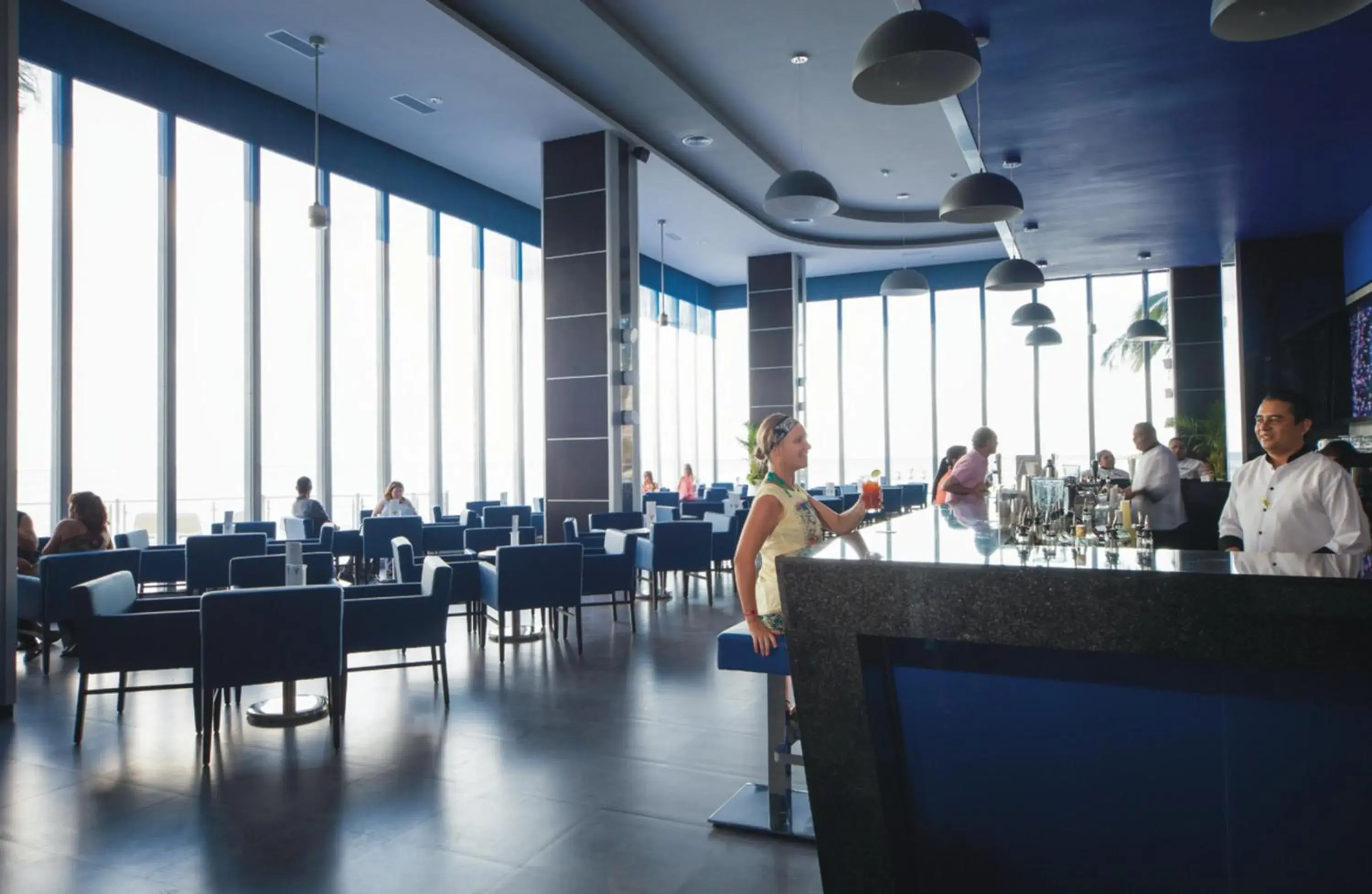 Lounge or bar in Riu Cancun - Adults Only - All Inclusive Lounge or bar in Riu Cancun - Adults Only - All Inclusive