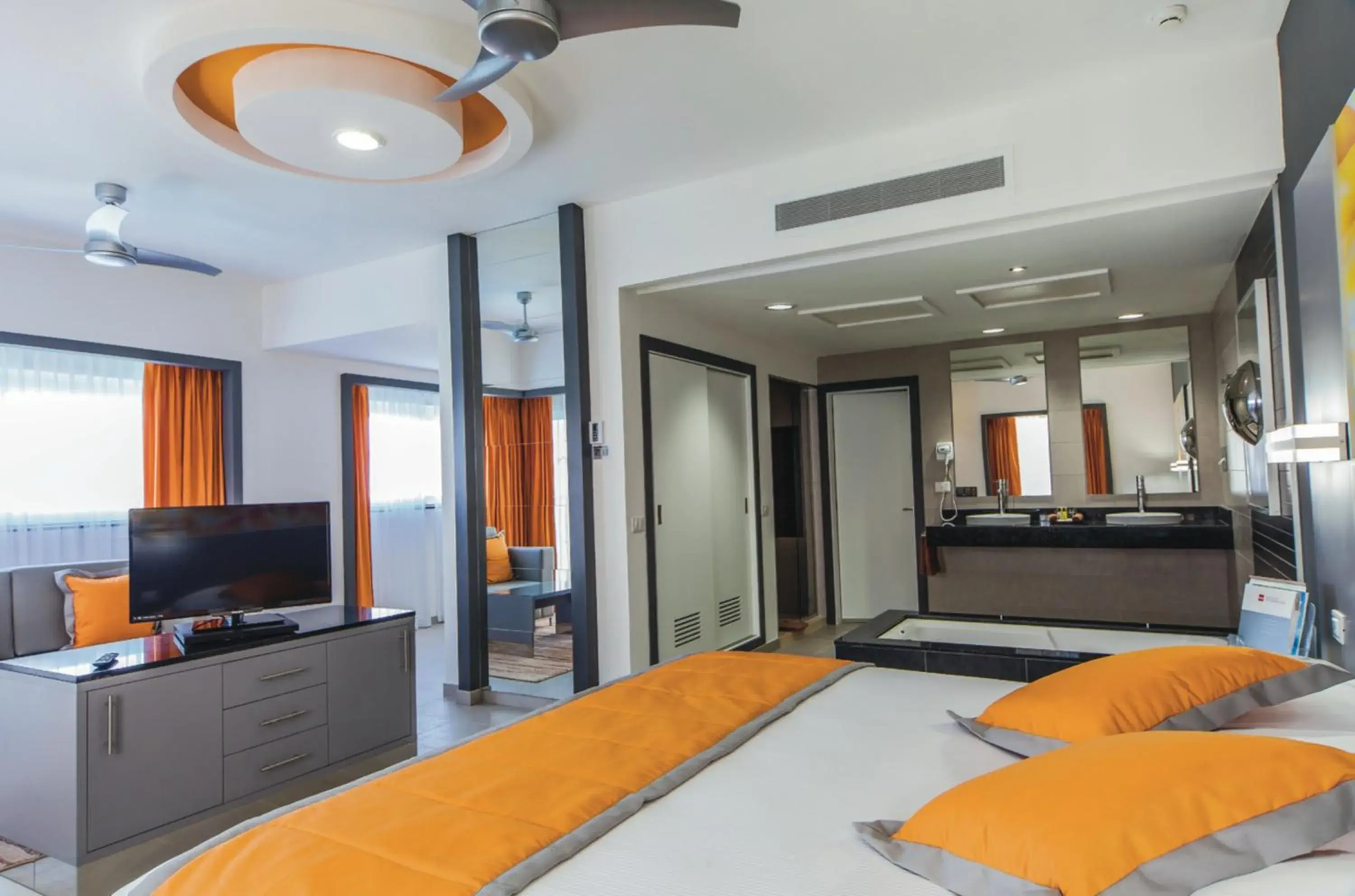 Photo of the whole room, Bed in Riu Cancun - Adults Only - All Inclusive Photo of the whole room, Bed in Riu Cancun - Adults Only - All Inclusive