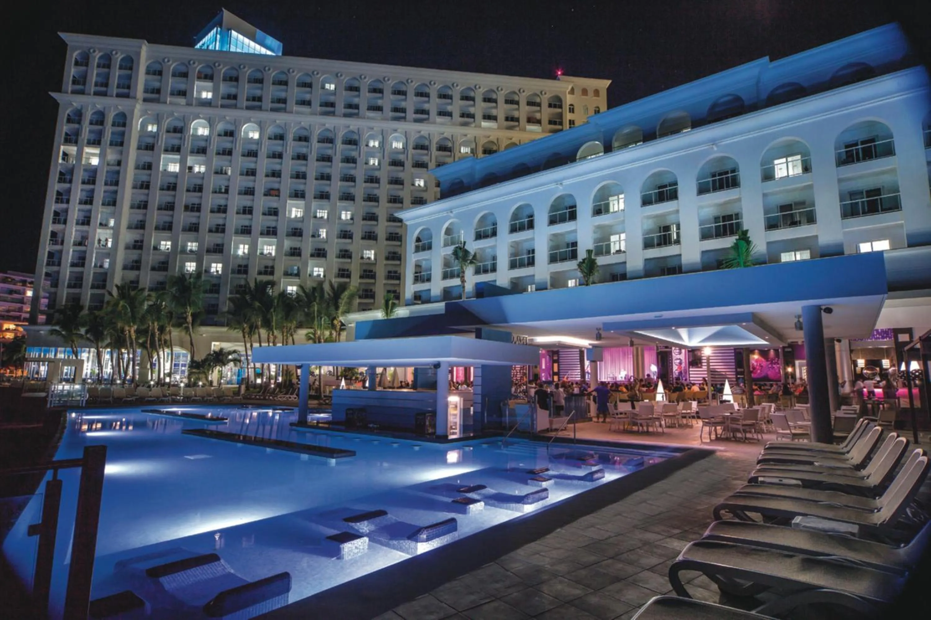 Swimming pool in Riu Cancun - Adults Only - All Inclusive