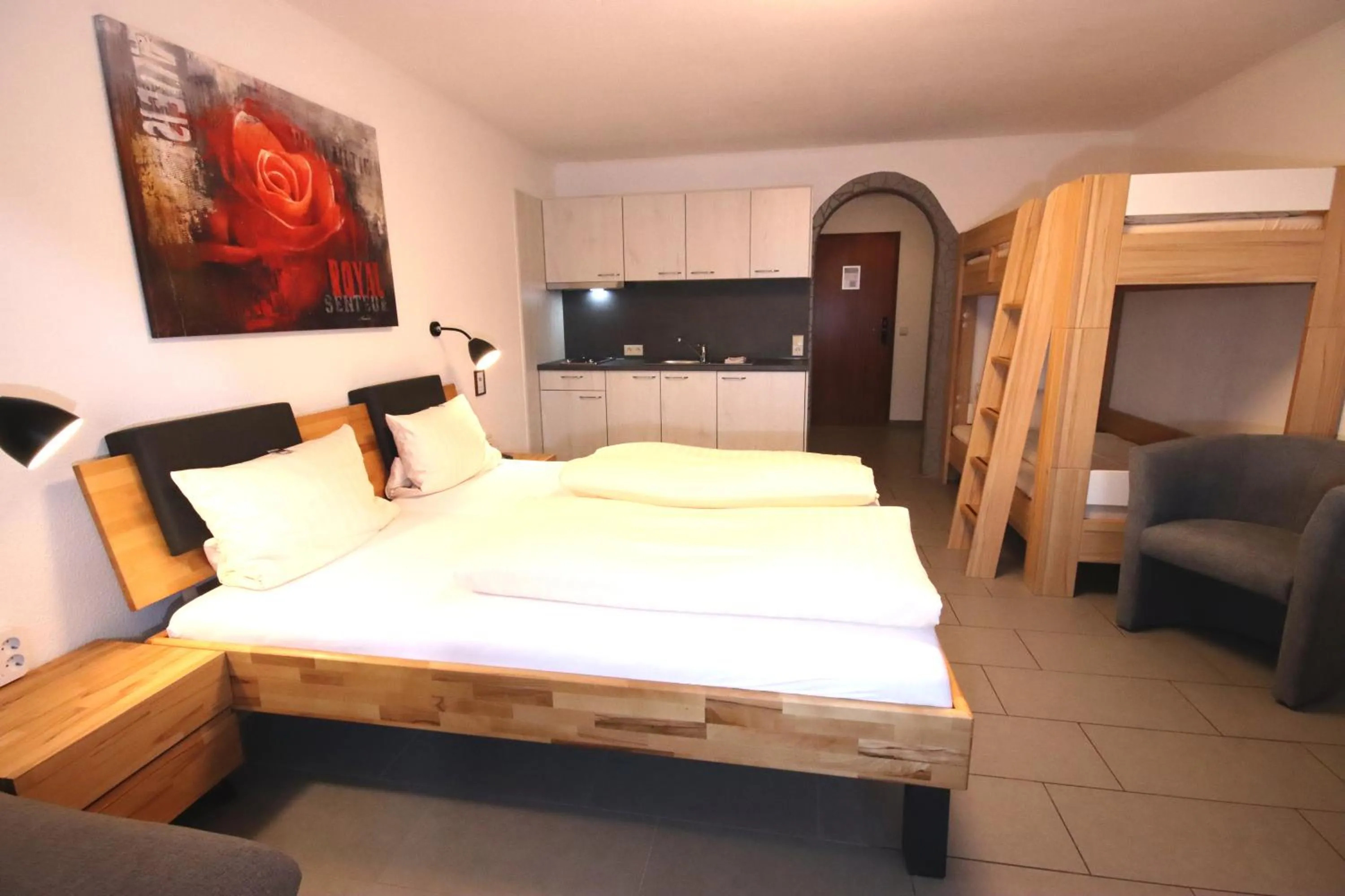 Photo of the whole room, Bed in Appartements Biedermeier