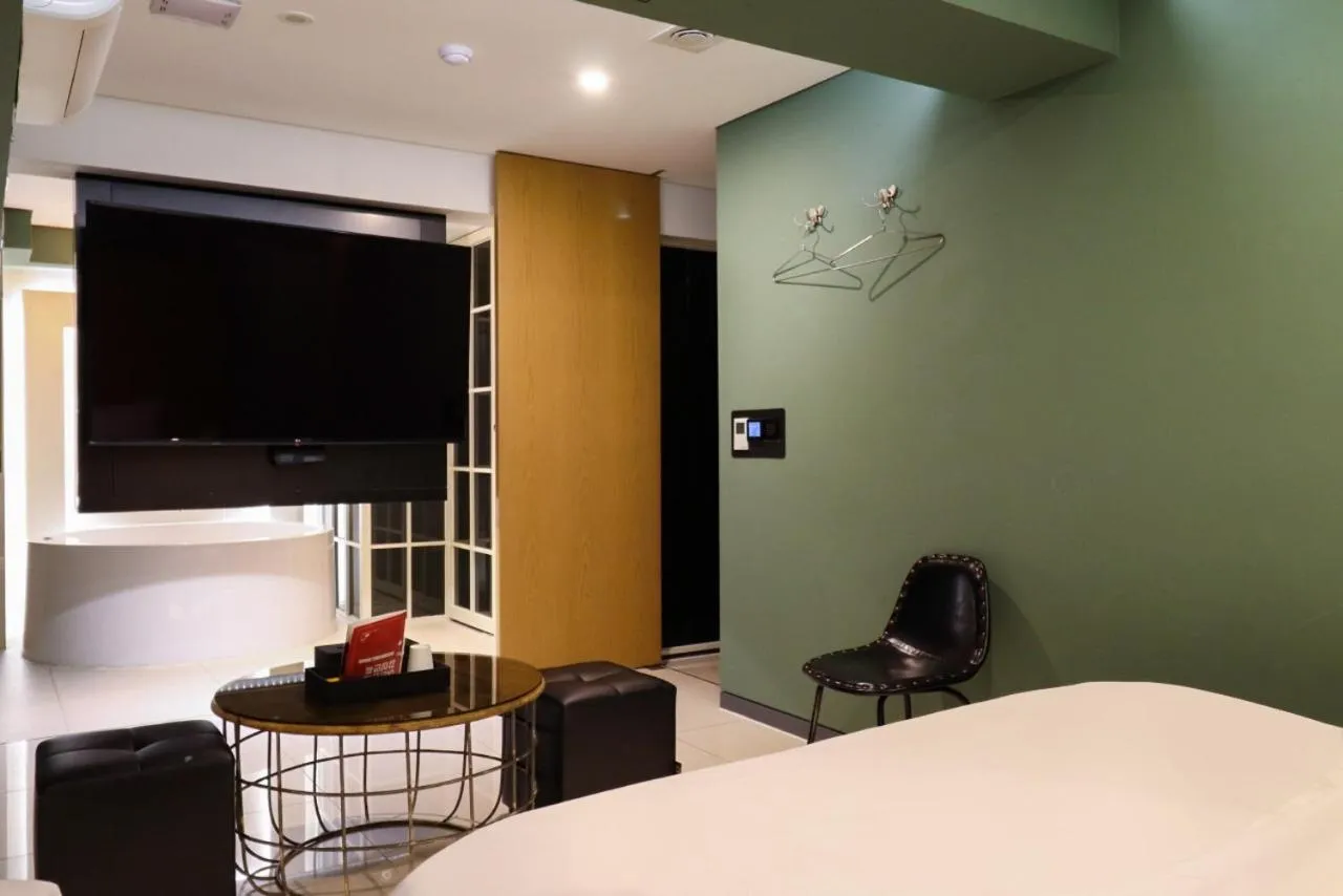 Bed in Shinchon Wol Hotel