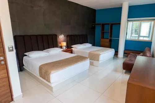 LA LOMA SUITES