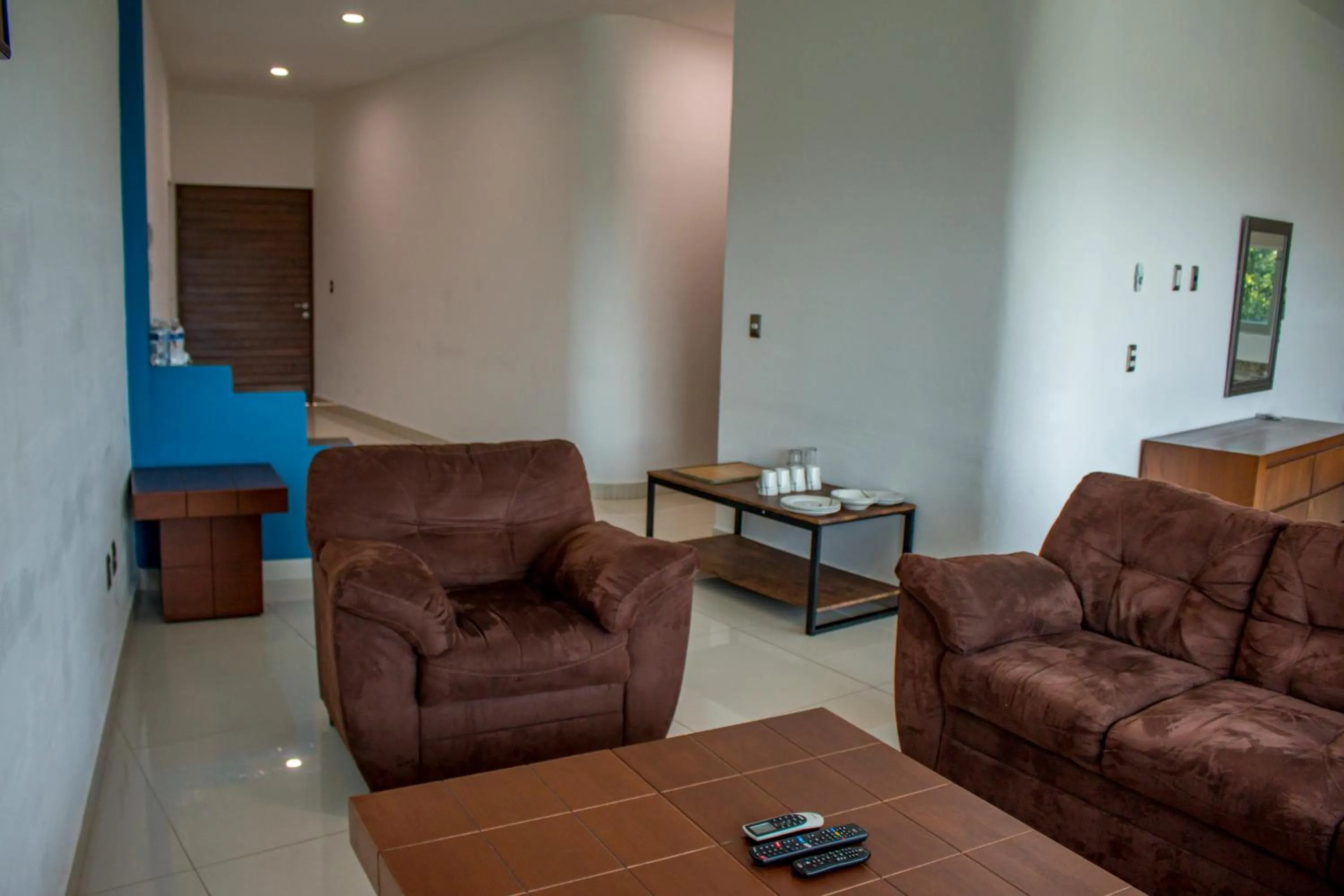 LA LOMA SUITES