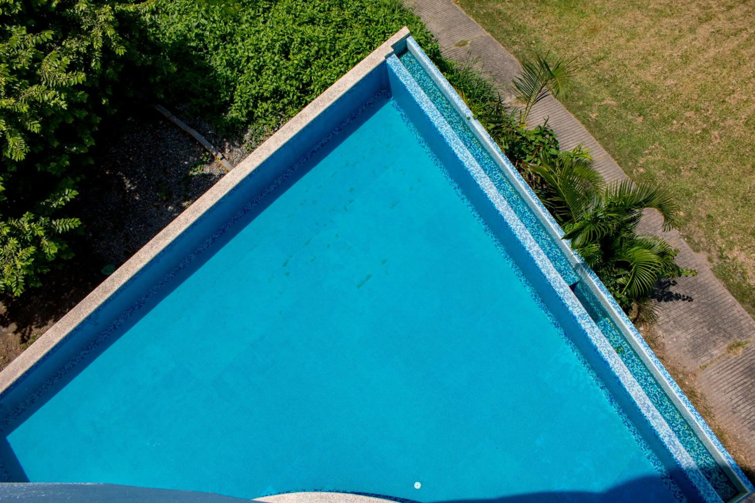 LA LOMA SUITES