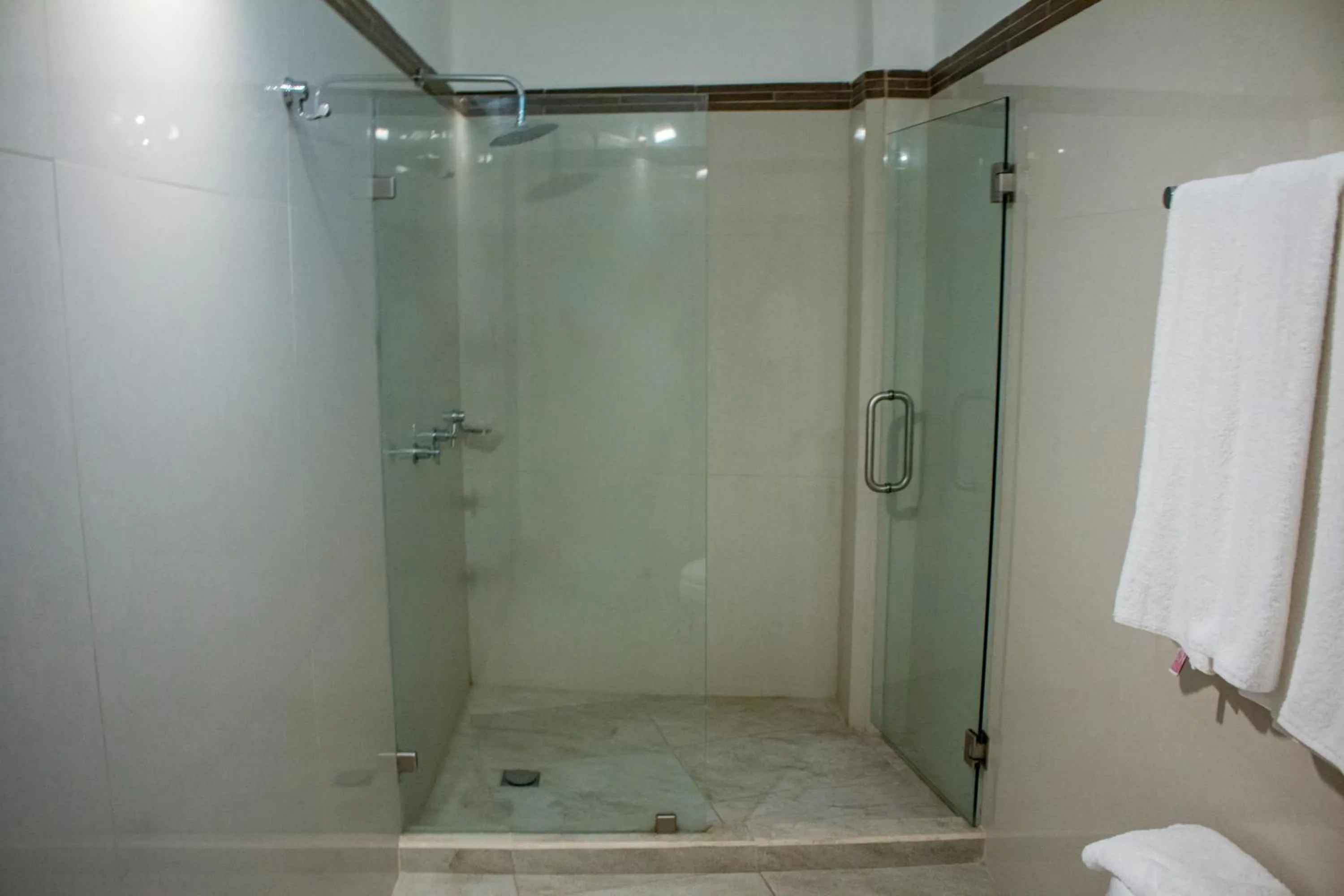 LA LOMA SUITES