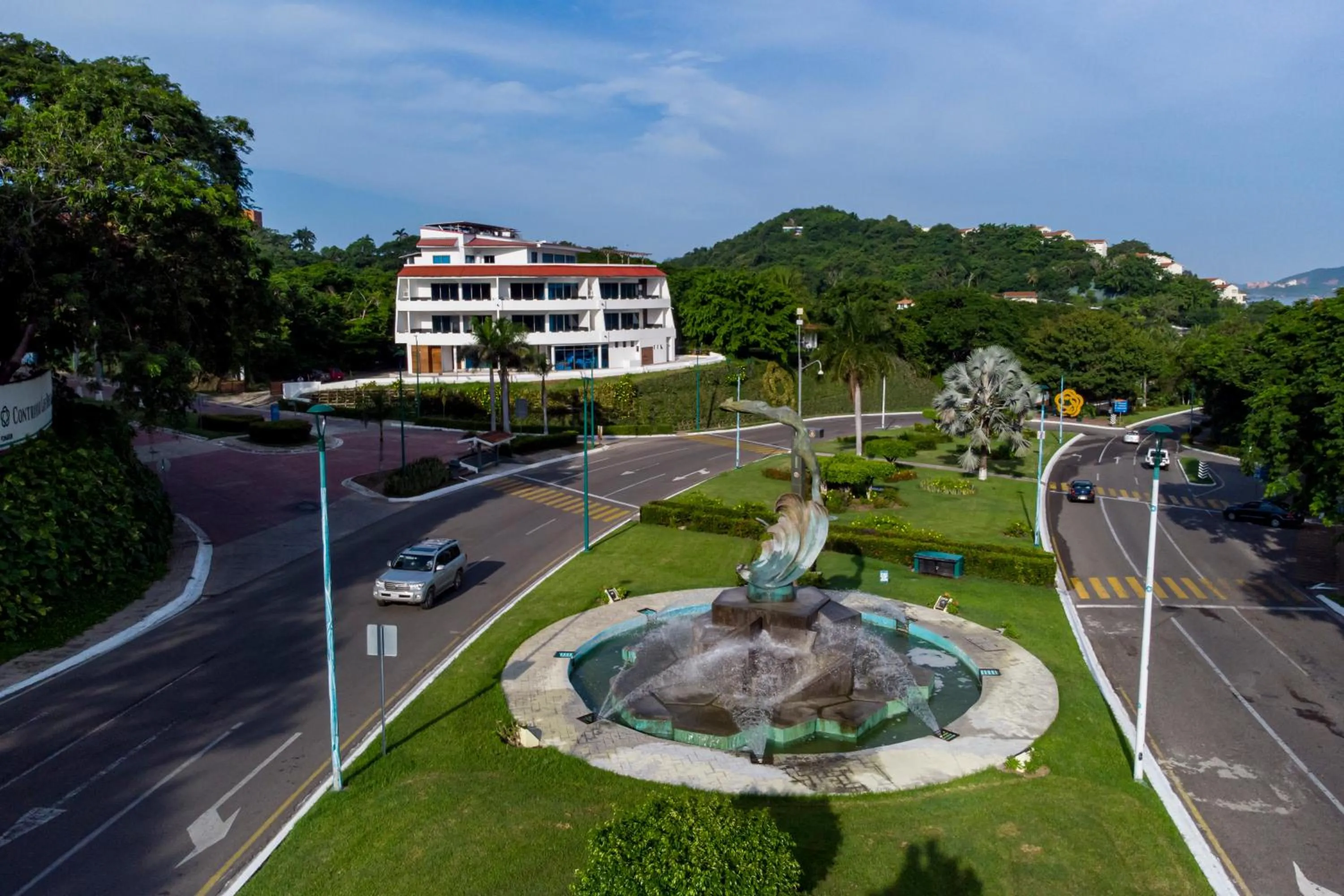LA LOMA SUITES