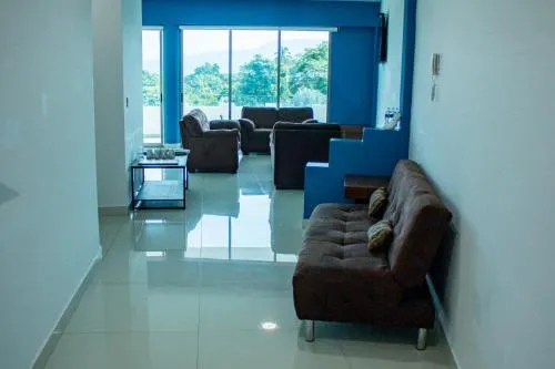 LA LOMA SUITES