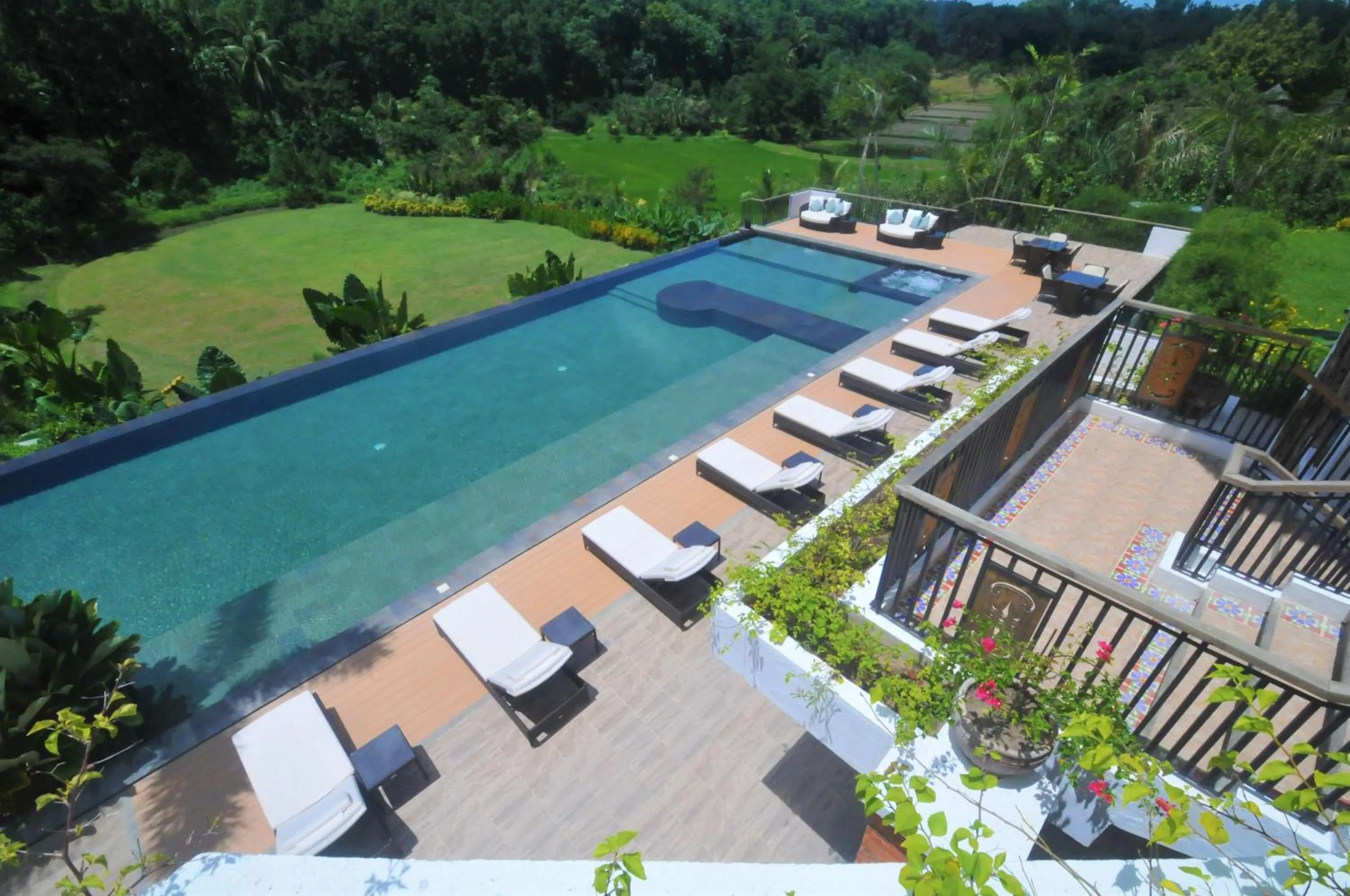 Pool view in Damires Hills Farm and Spa Resort