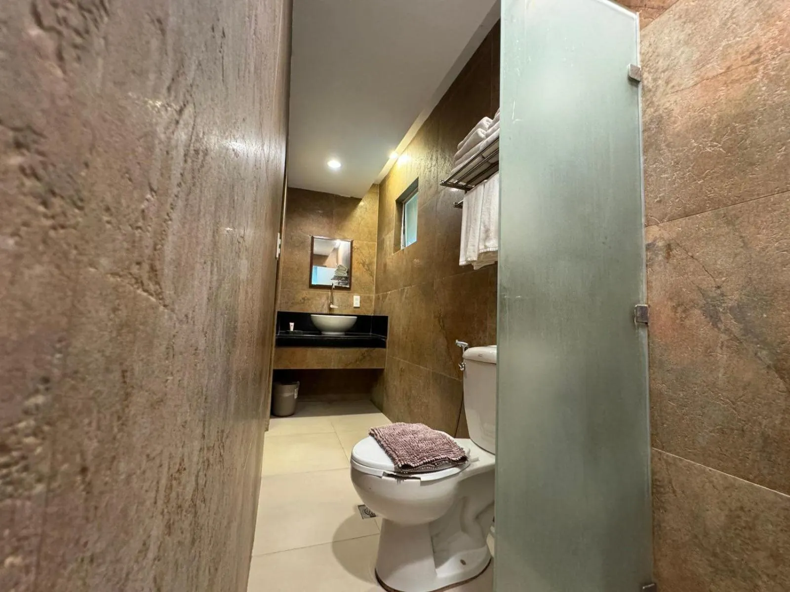 Bathroom in Damires Hills Farm and Spa Resort