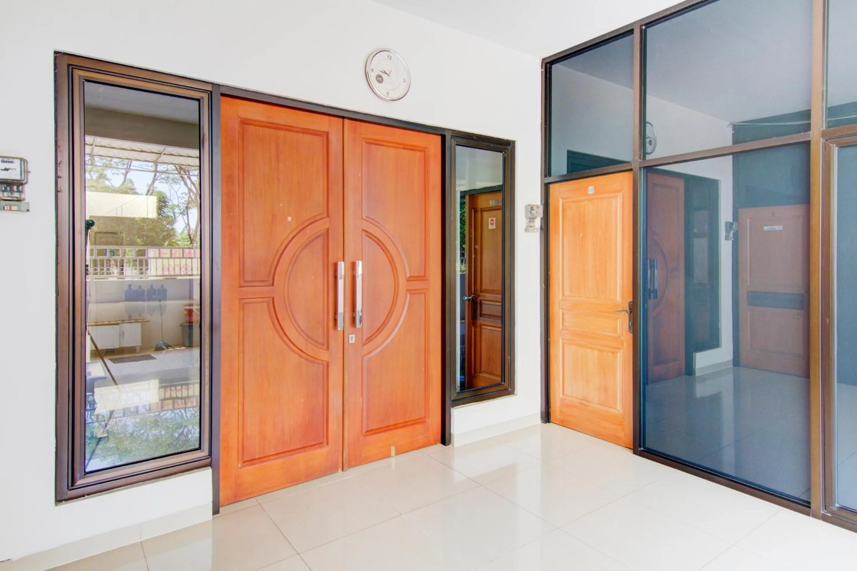 Facade/entrance in OYO Life 89990 Kost Waterfront 75 Sub