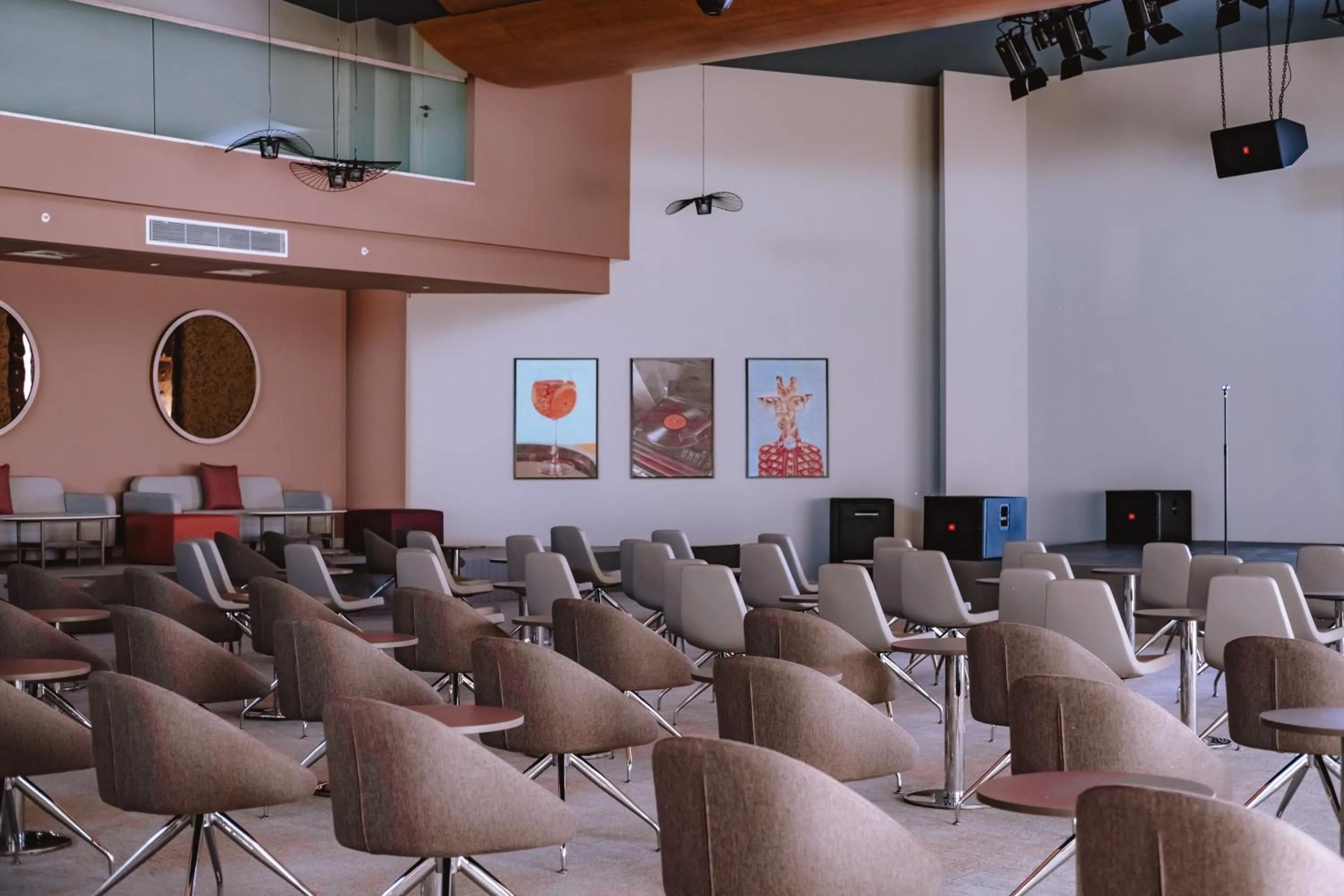 Entertainment in Barut GOIA