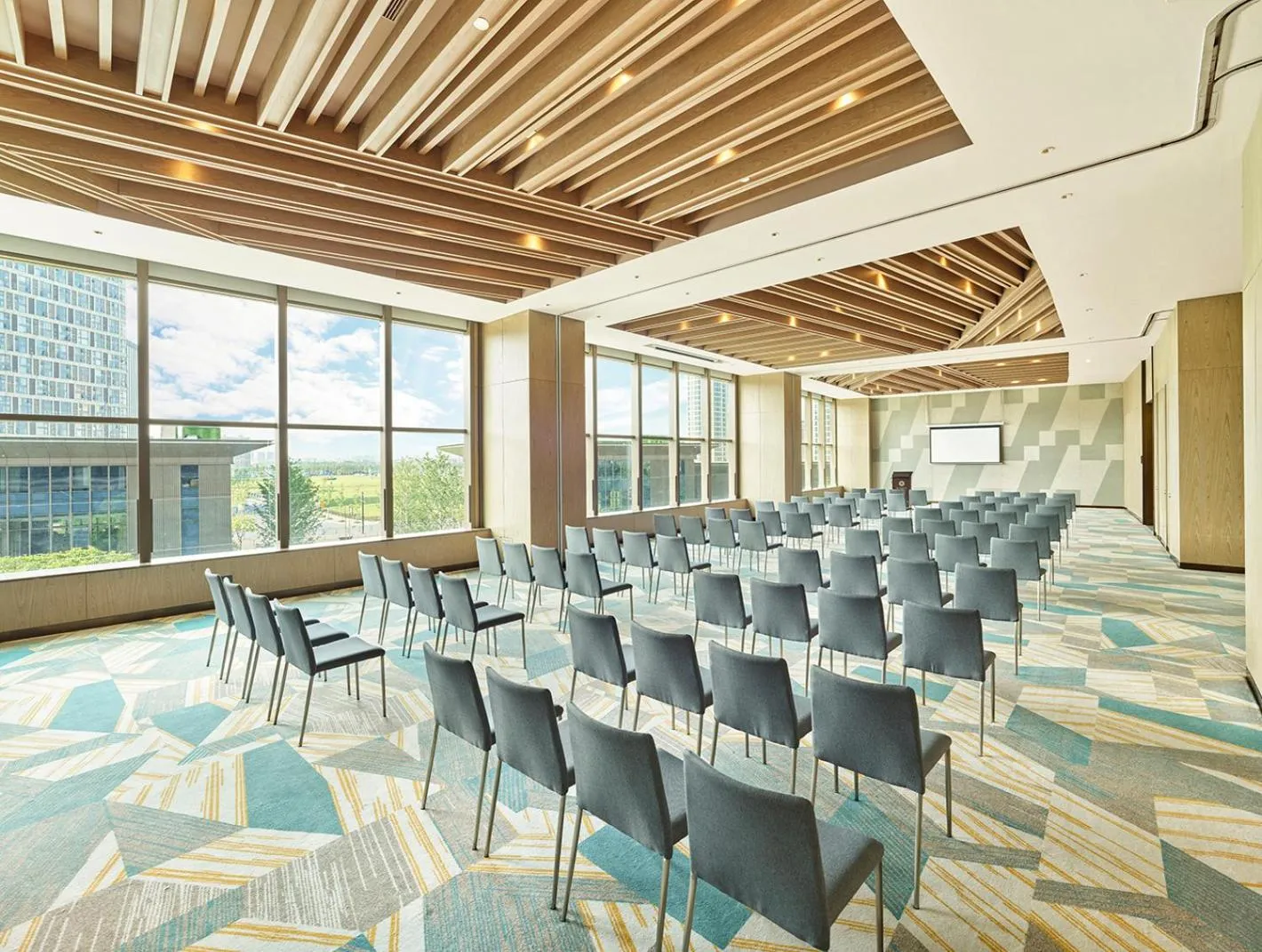 Meeting/conference room in Hyatt Regency Shanghai Songjiang