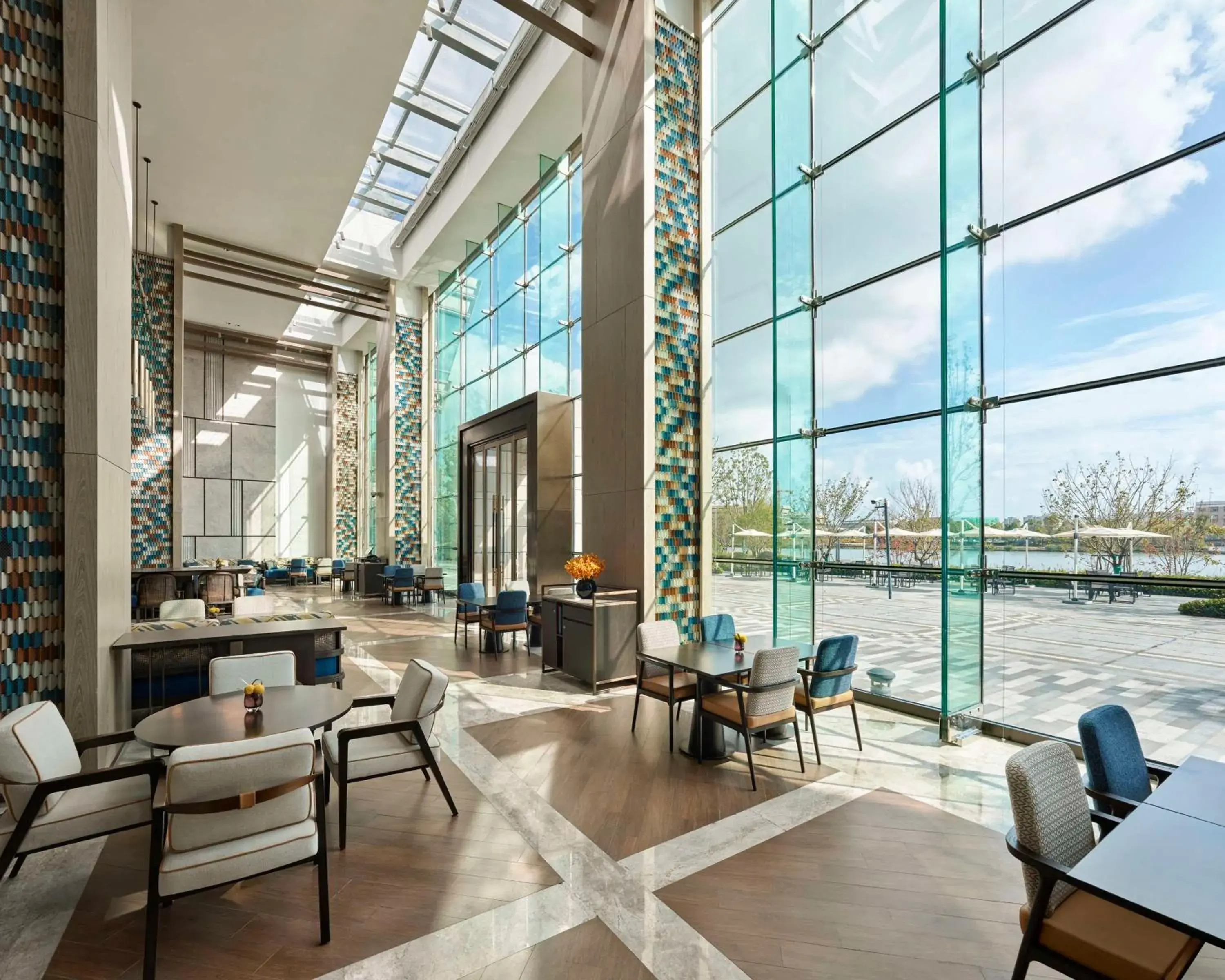 Lounge or bar in Hyatt Regency Shanghai Songjiang Lounge or bar in Hyatt Regency Shanghai Songjiang