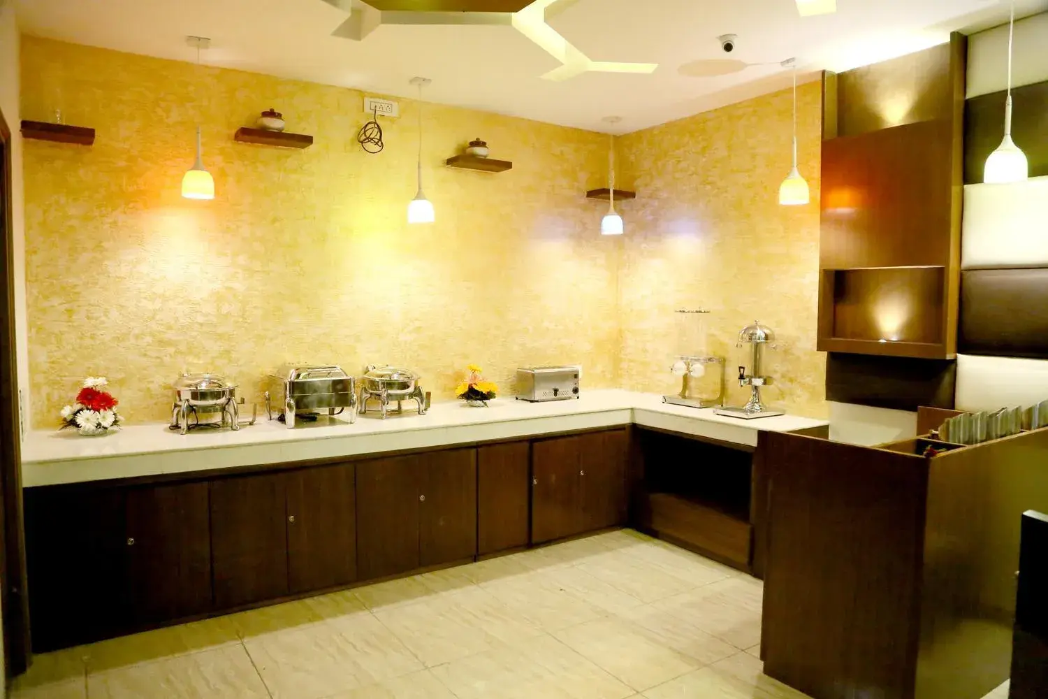 Restaurant/places to eat in Hotel S C Residency Restaurant/places to eat in Hotel S C Residency