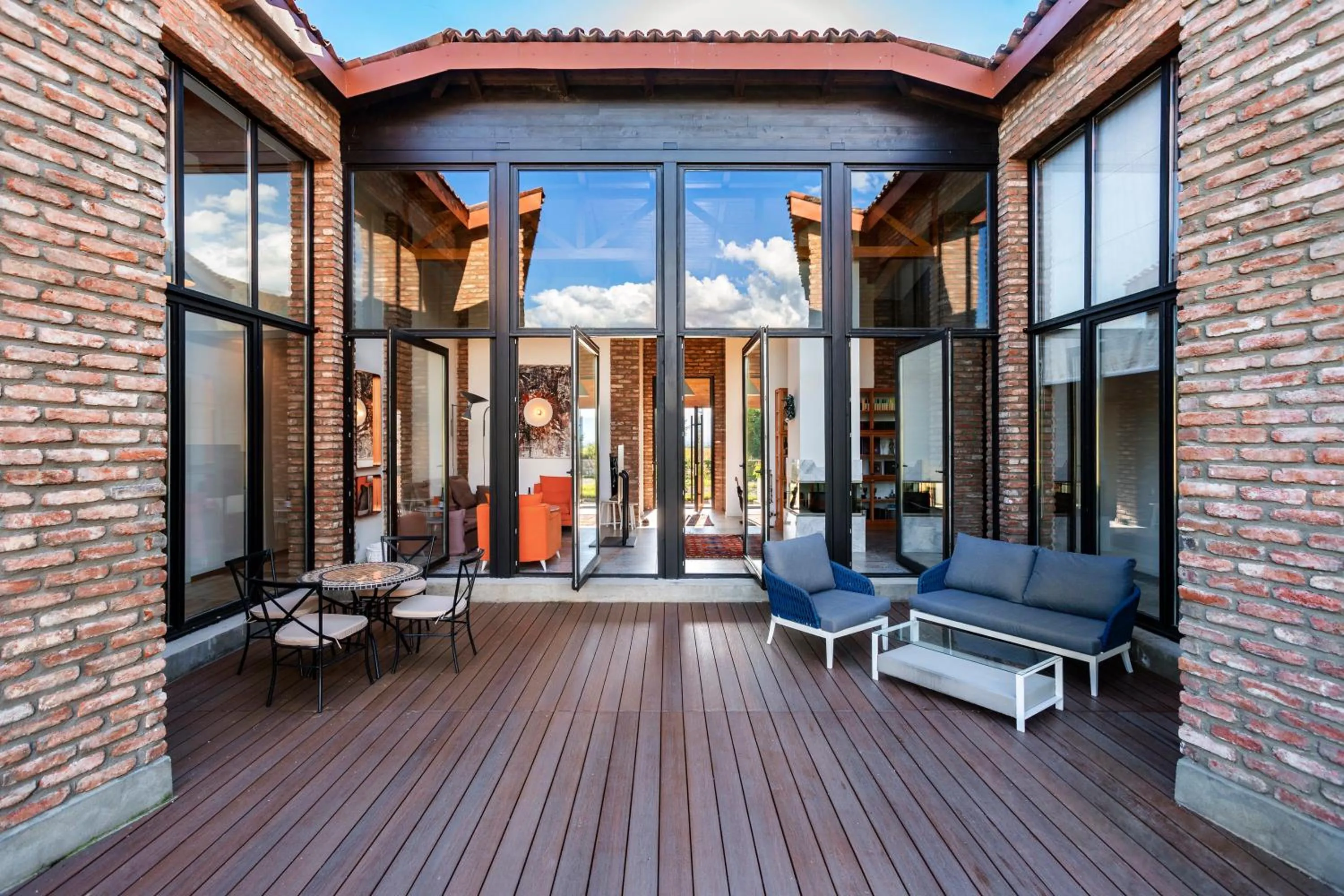 Balcony/Terrace in Chateau Artwine