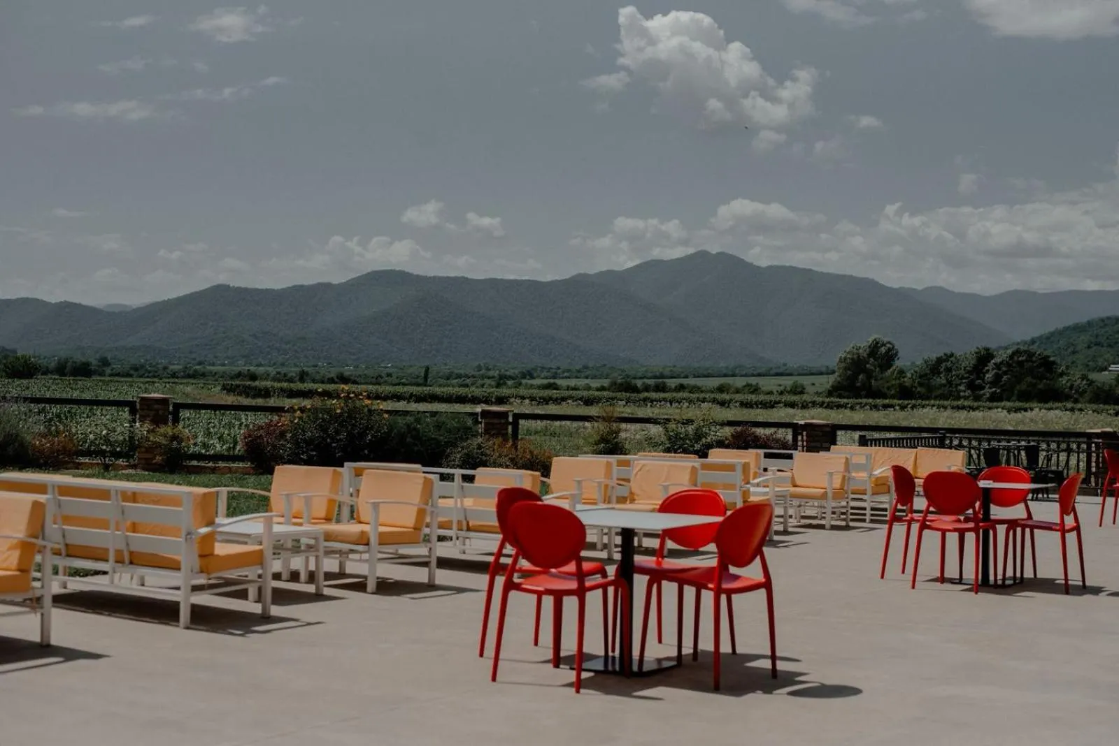 Restaurant/places to eat in Chateau Artwine