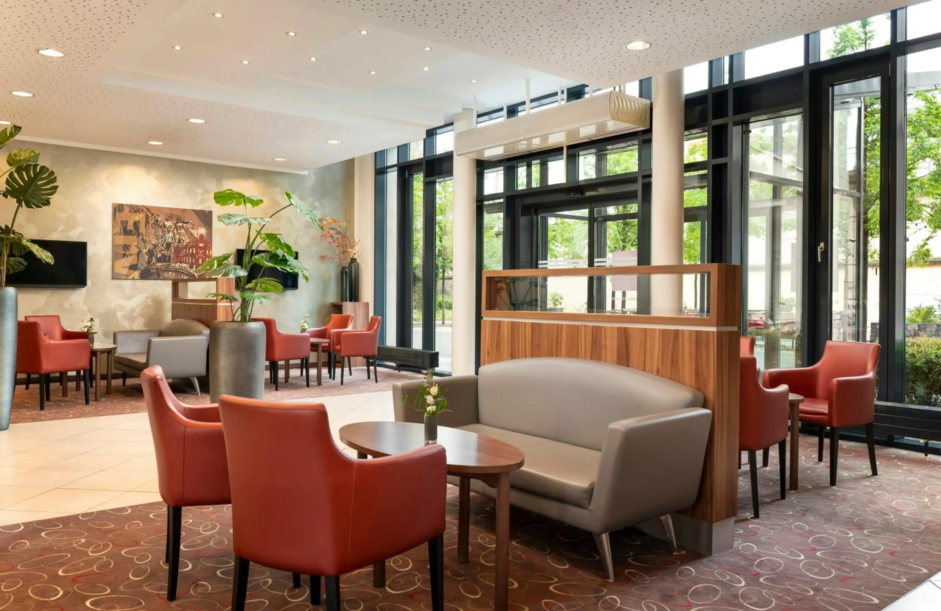 Lobby or reception in Leonardo Hotel Dresden Altstadt
