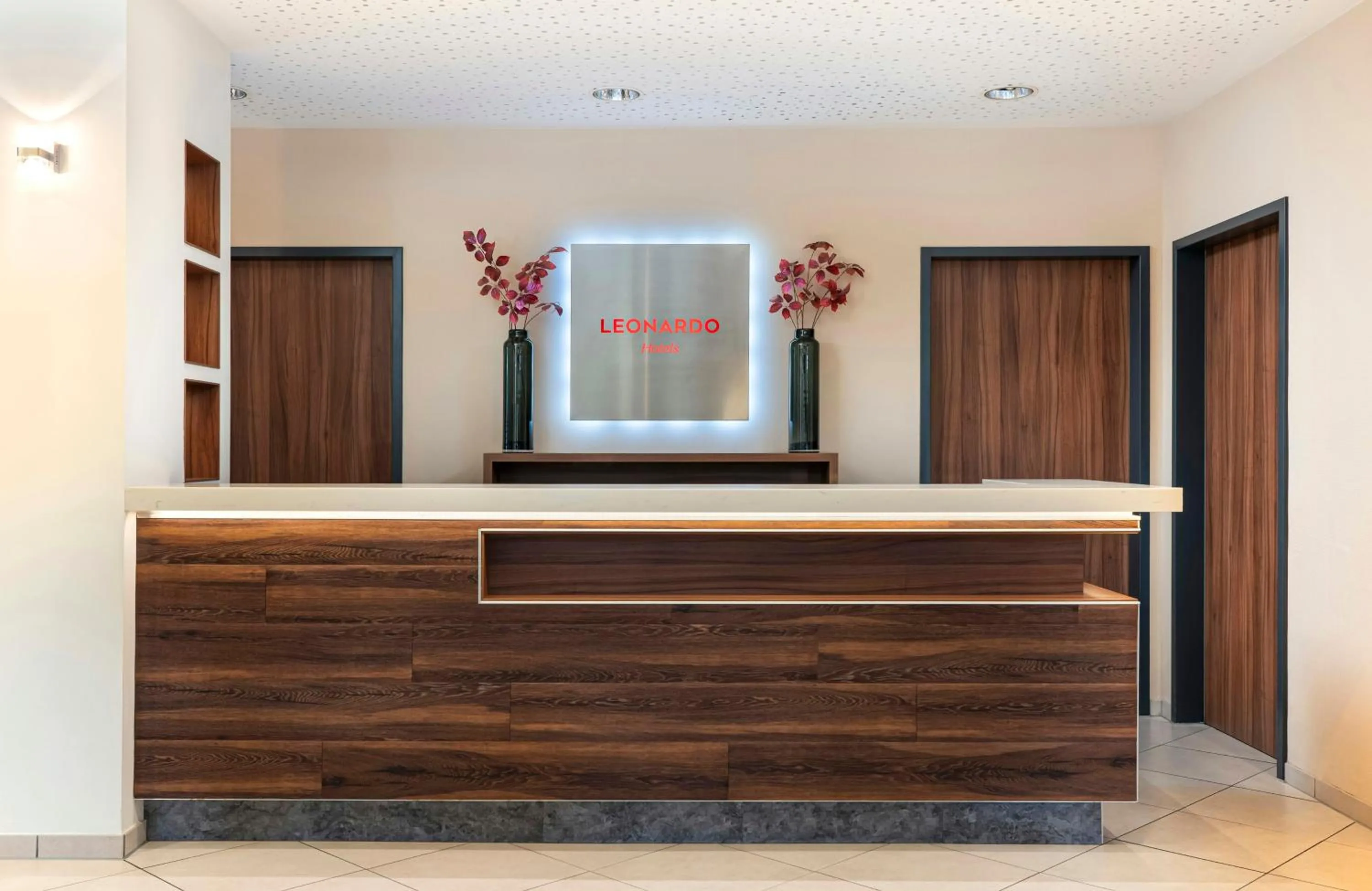 Lobby or reception in Leonardo Hotel Dresden Altstadt