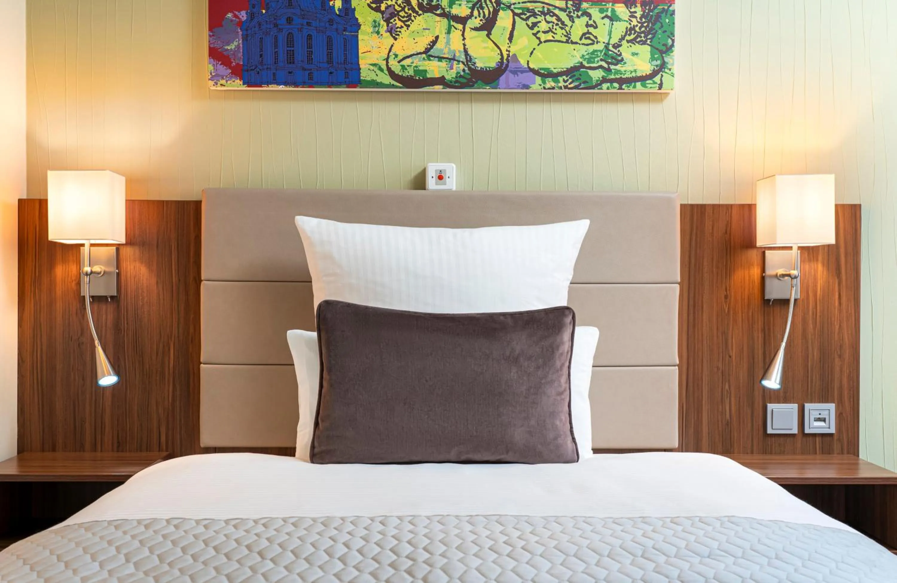 Photo of the whole room, Bed in Leonardo Hotel Dresden Altstadt