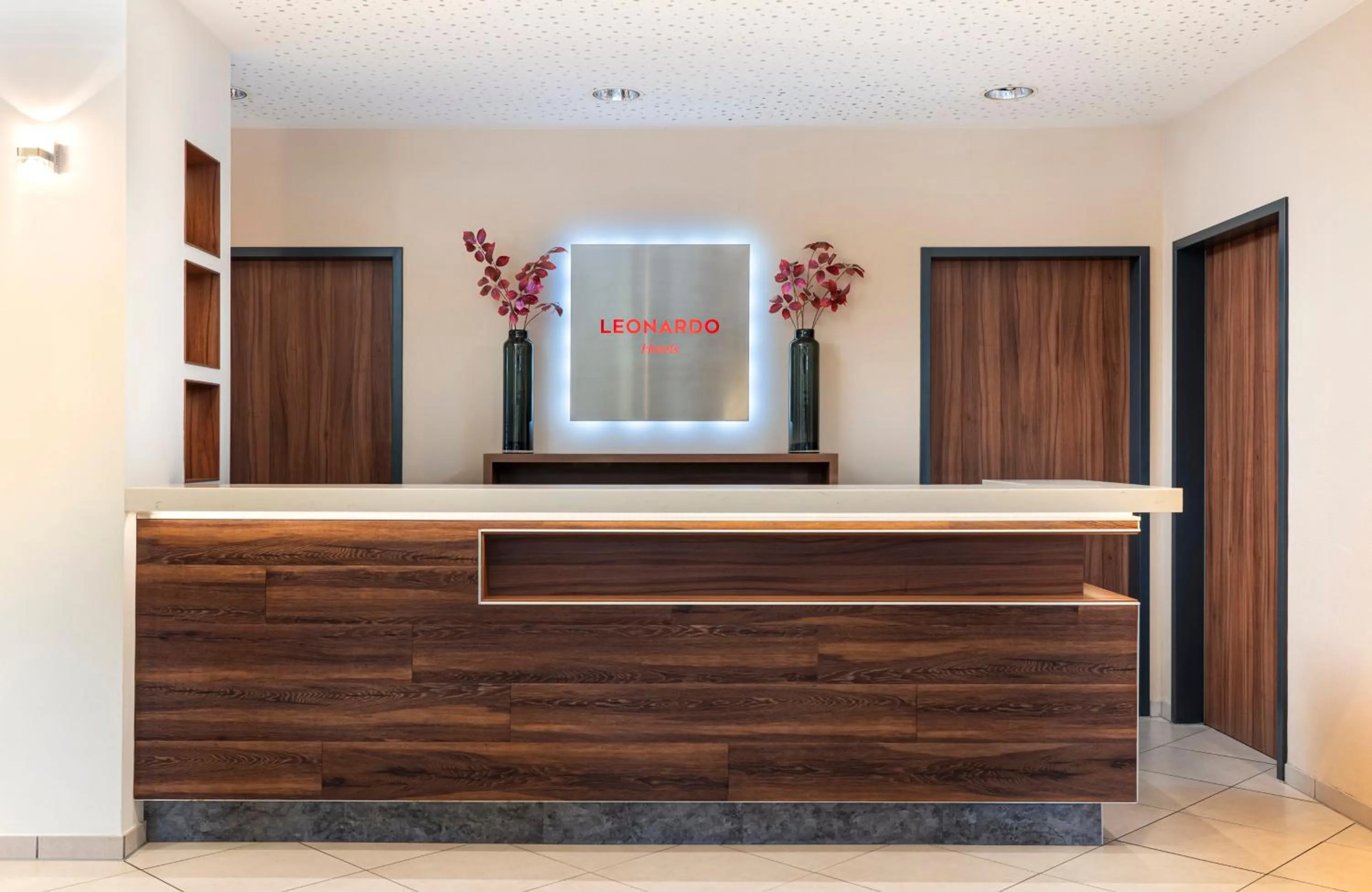 Lobby or reception in Leonardo Hotel Dresden Altstadt