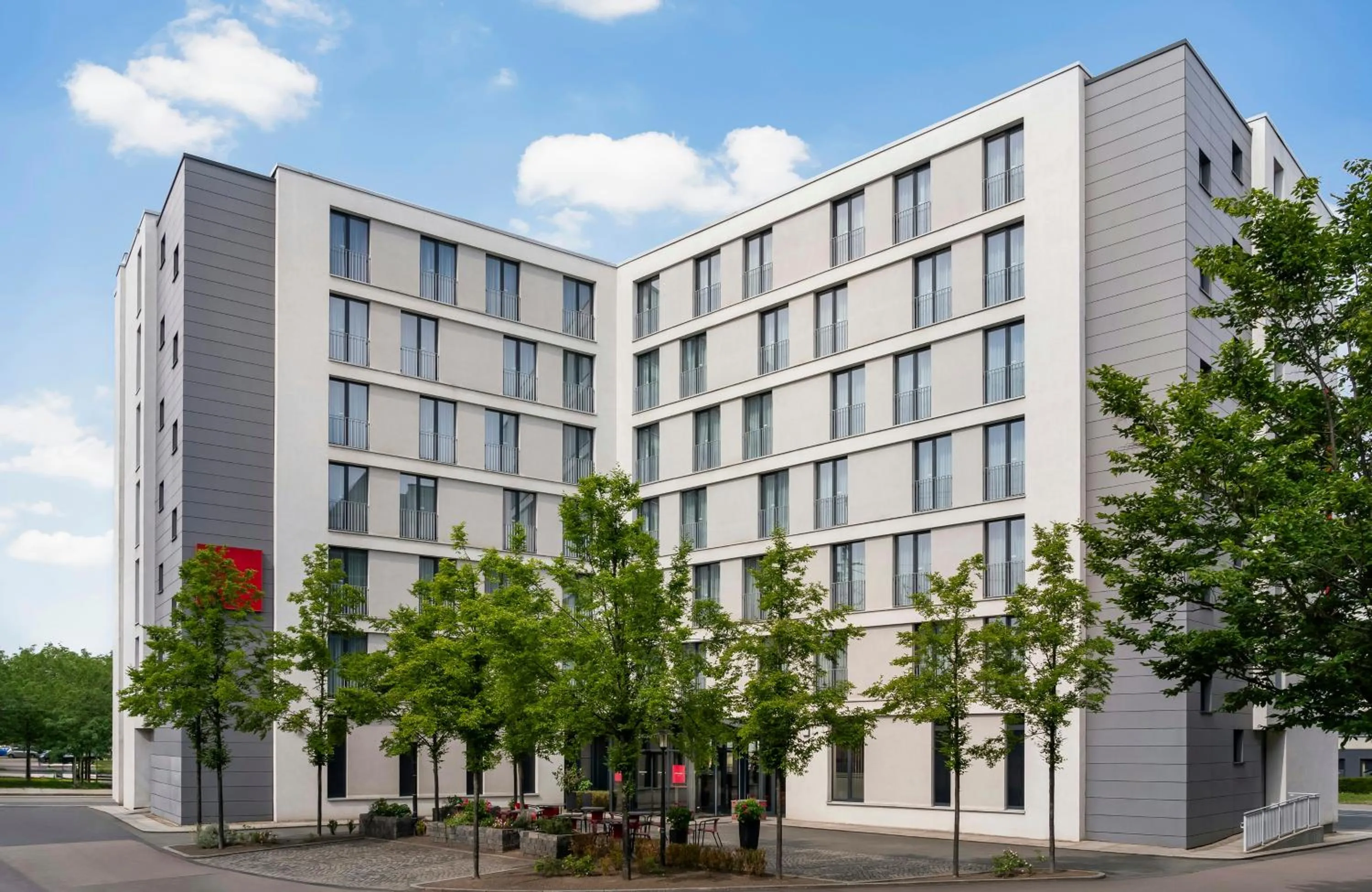 Property building in Leonardo Hotel Dresden Altstadt
