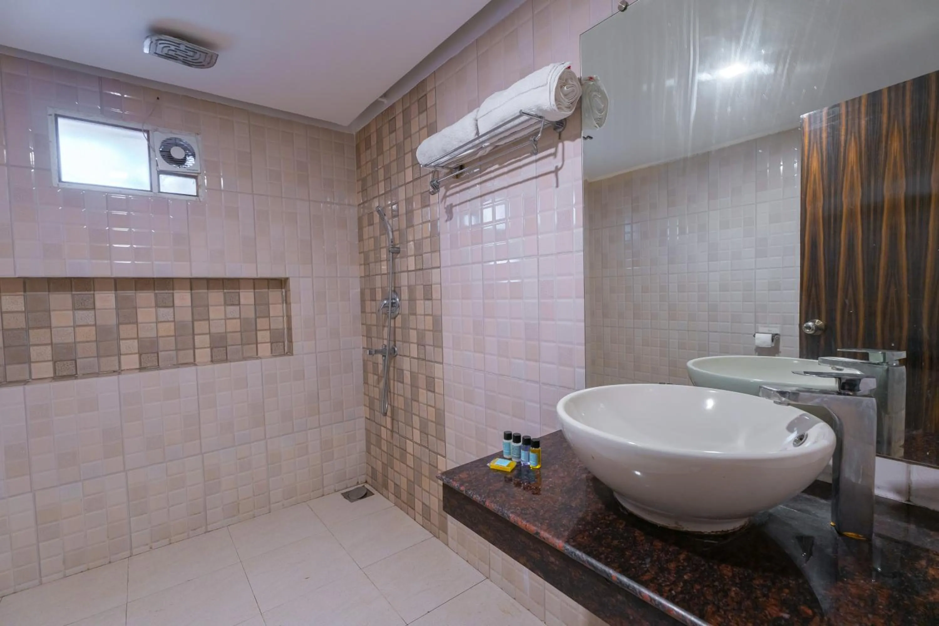 Toilet in The Boho, Vagator Beach Goa Near Thalassa