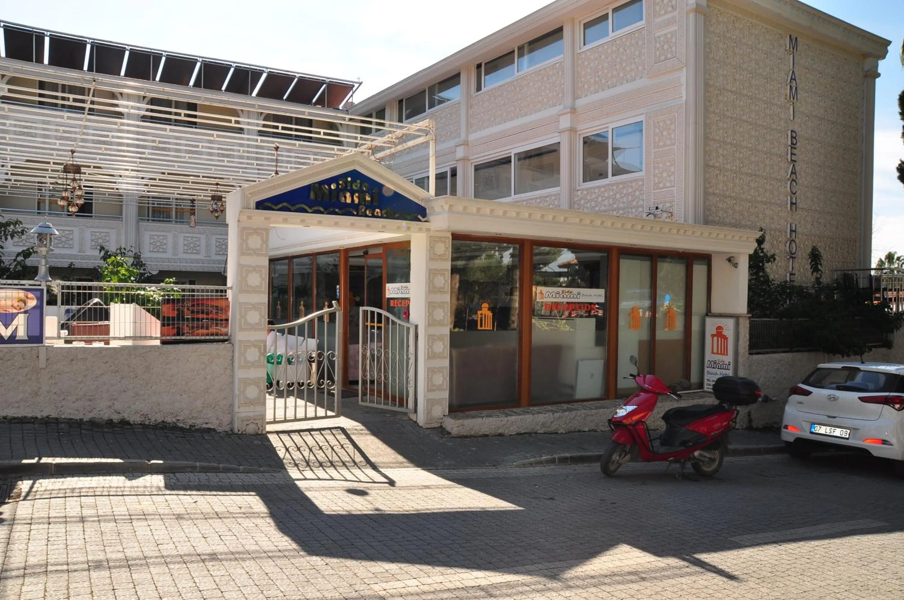 Facade/entrance in Side Miami Beach Hotel