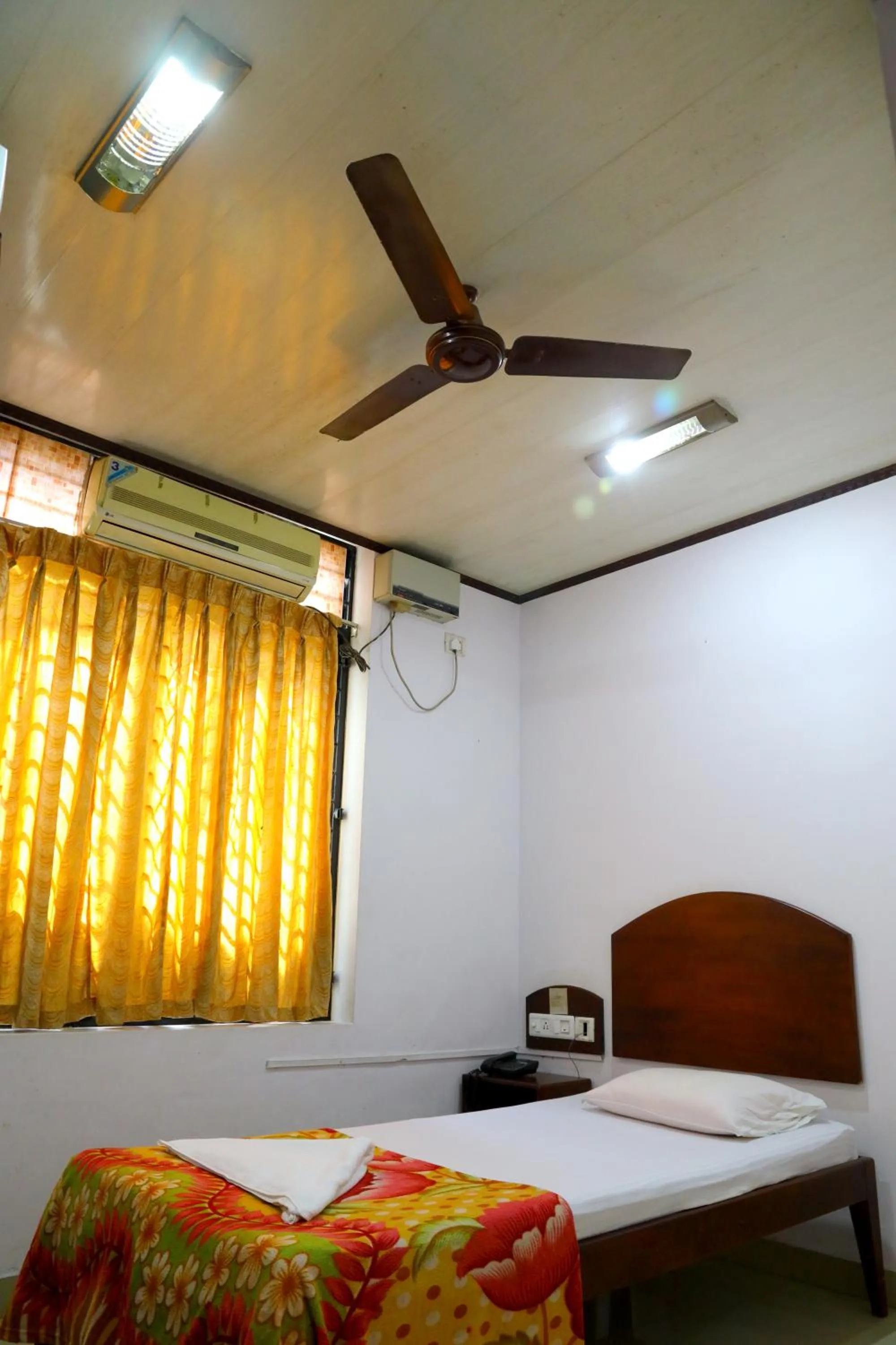 Bedroom, Bed in Ramanilayam Tourist Home