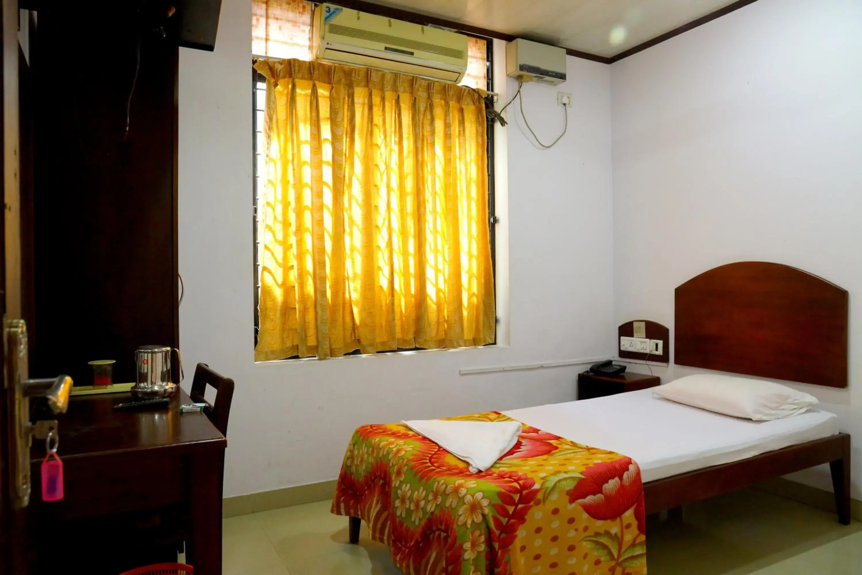 Economy Single Room - single occupancy in Ramanilayam Tourist Home Economy Single Room - single occupancy in Ramanilayam Tourist Home