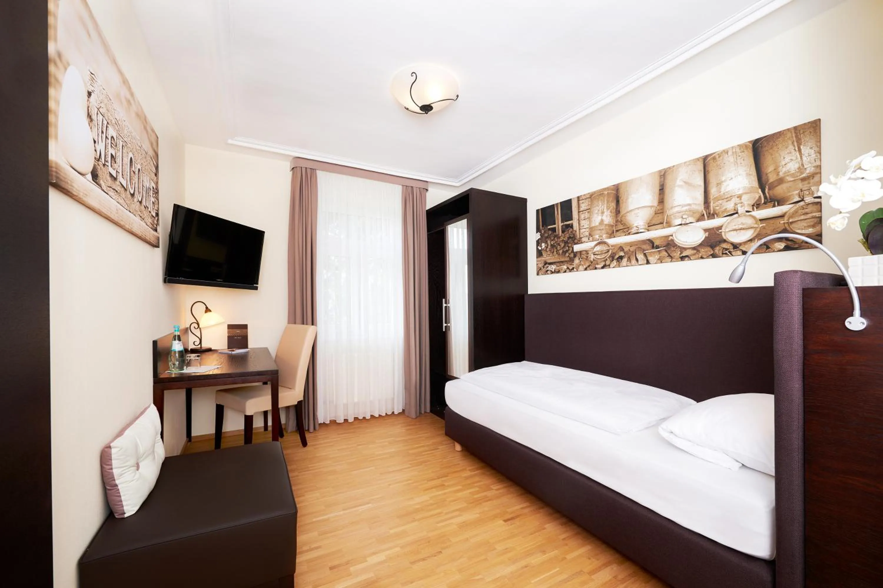 Photo of the whole room, Bed in Rebers Pflug