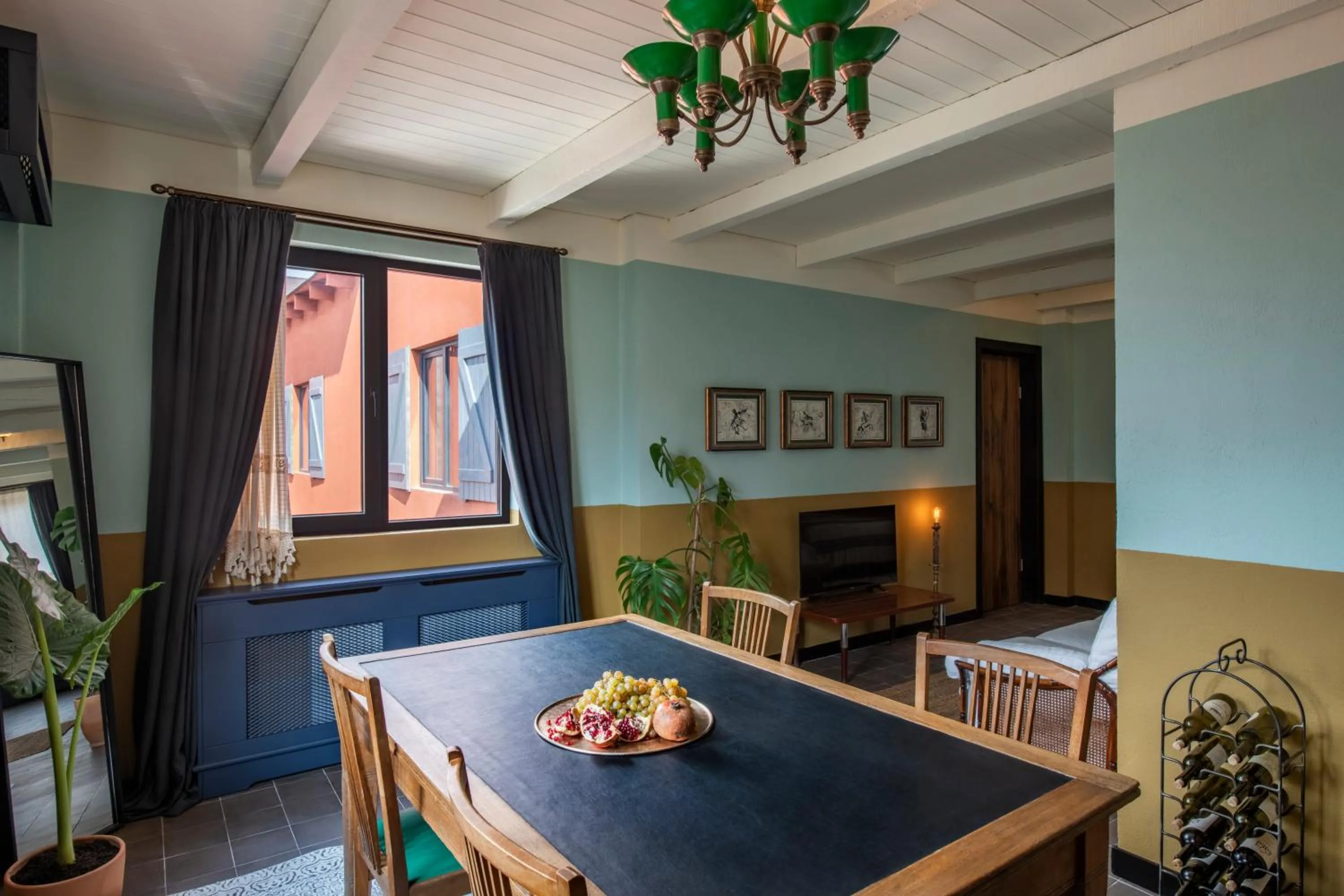 Photo of the whole room in Communal Hotel Telavi