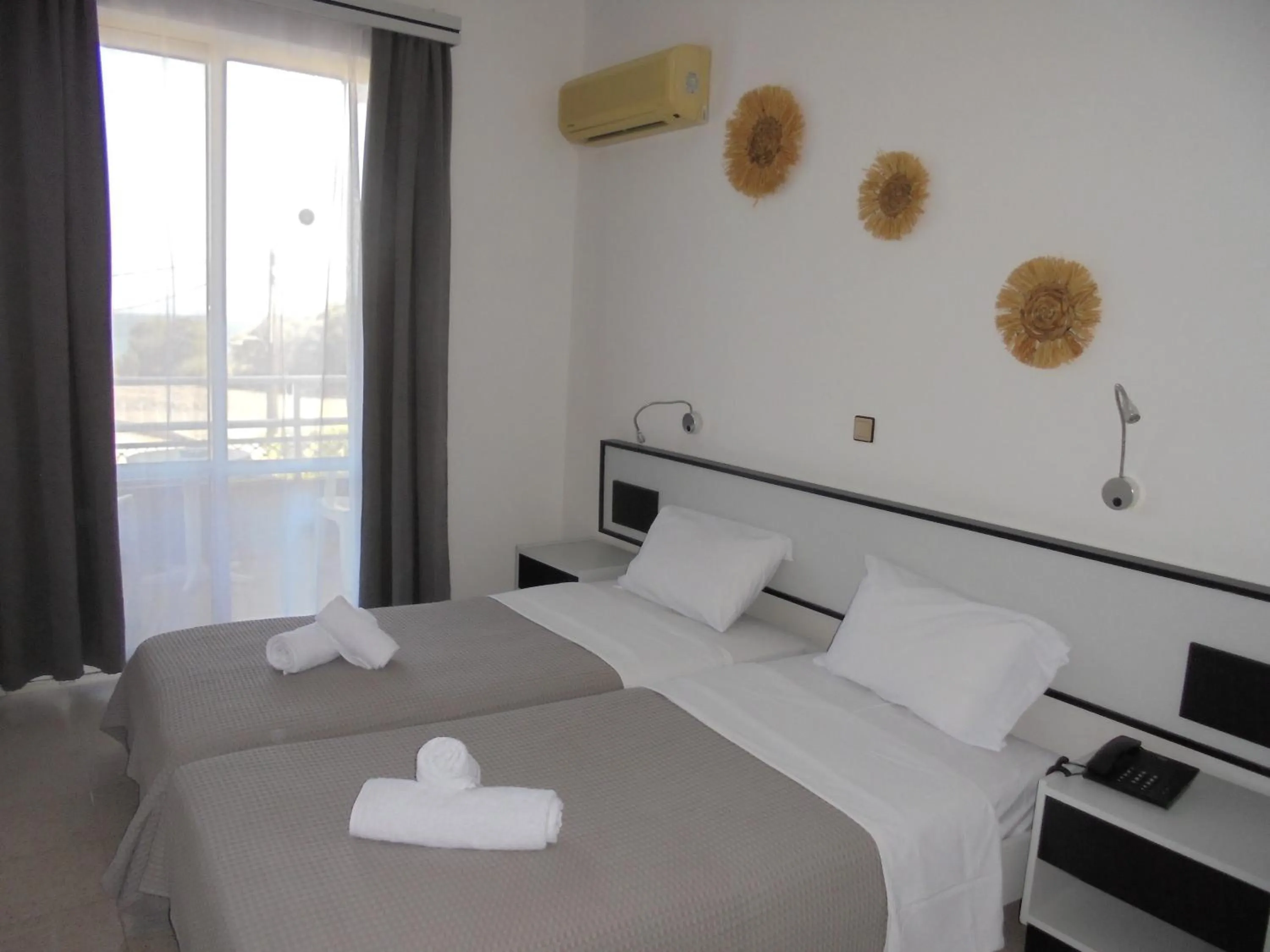 Bed in Asterias Bay-Theologos