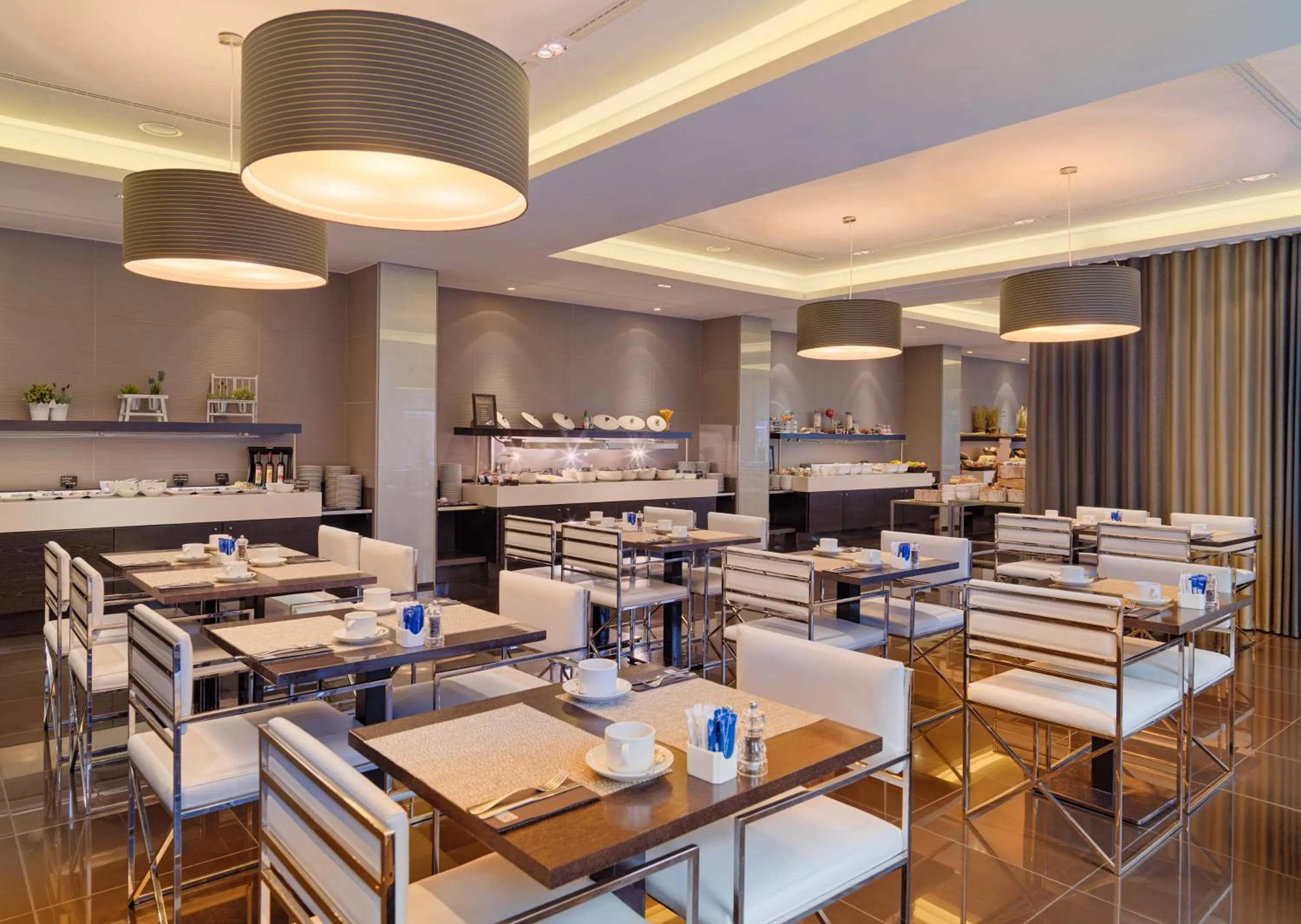 Breakfast in H10 Ku'Damm Lofts