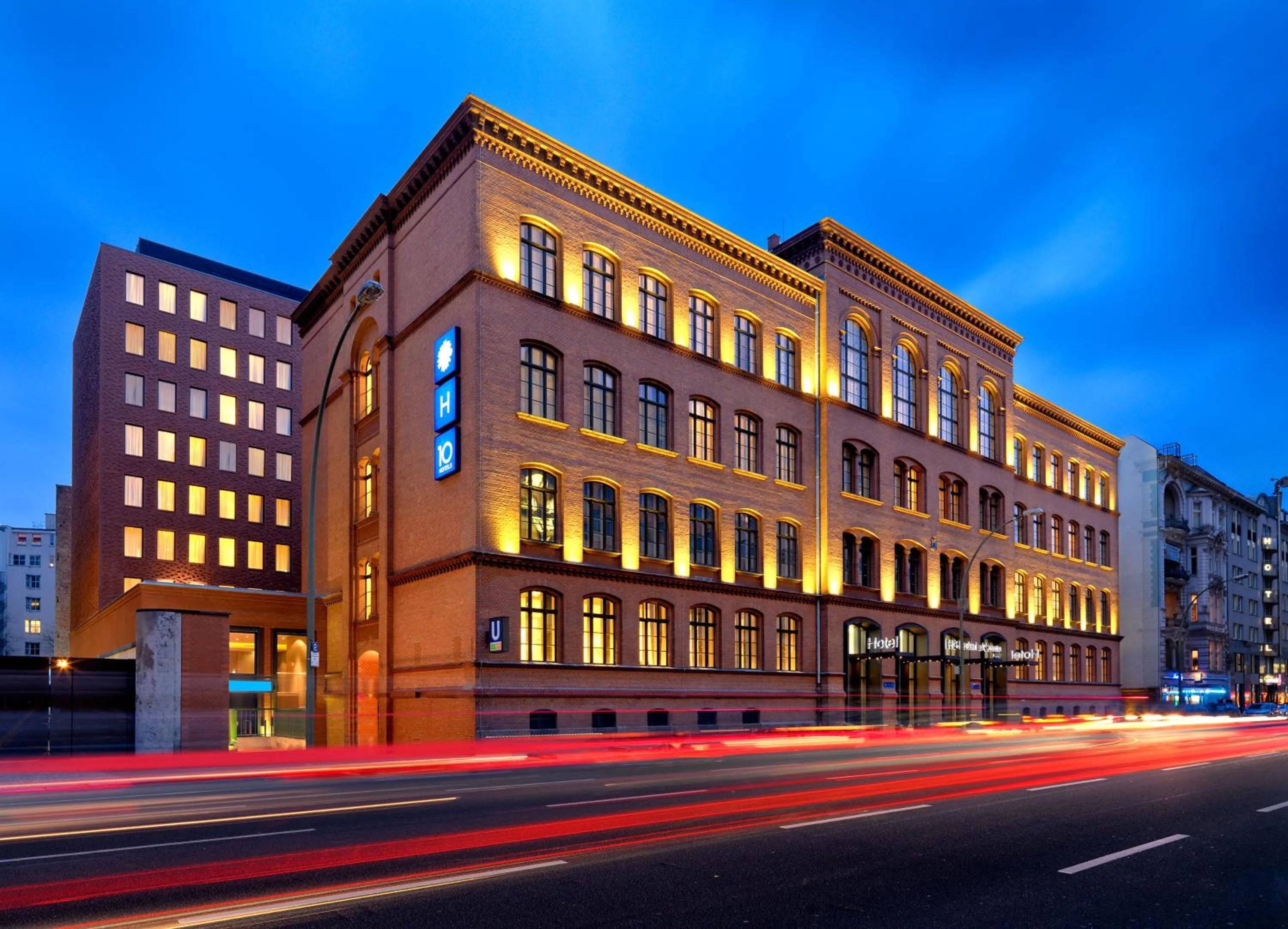 Facade/entrance in H10 Ku'Damm Lofts