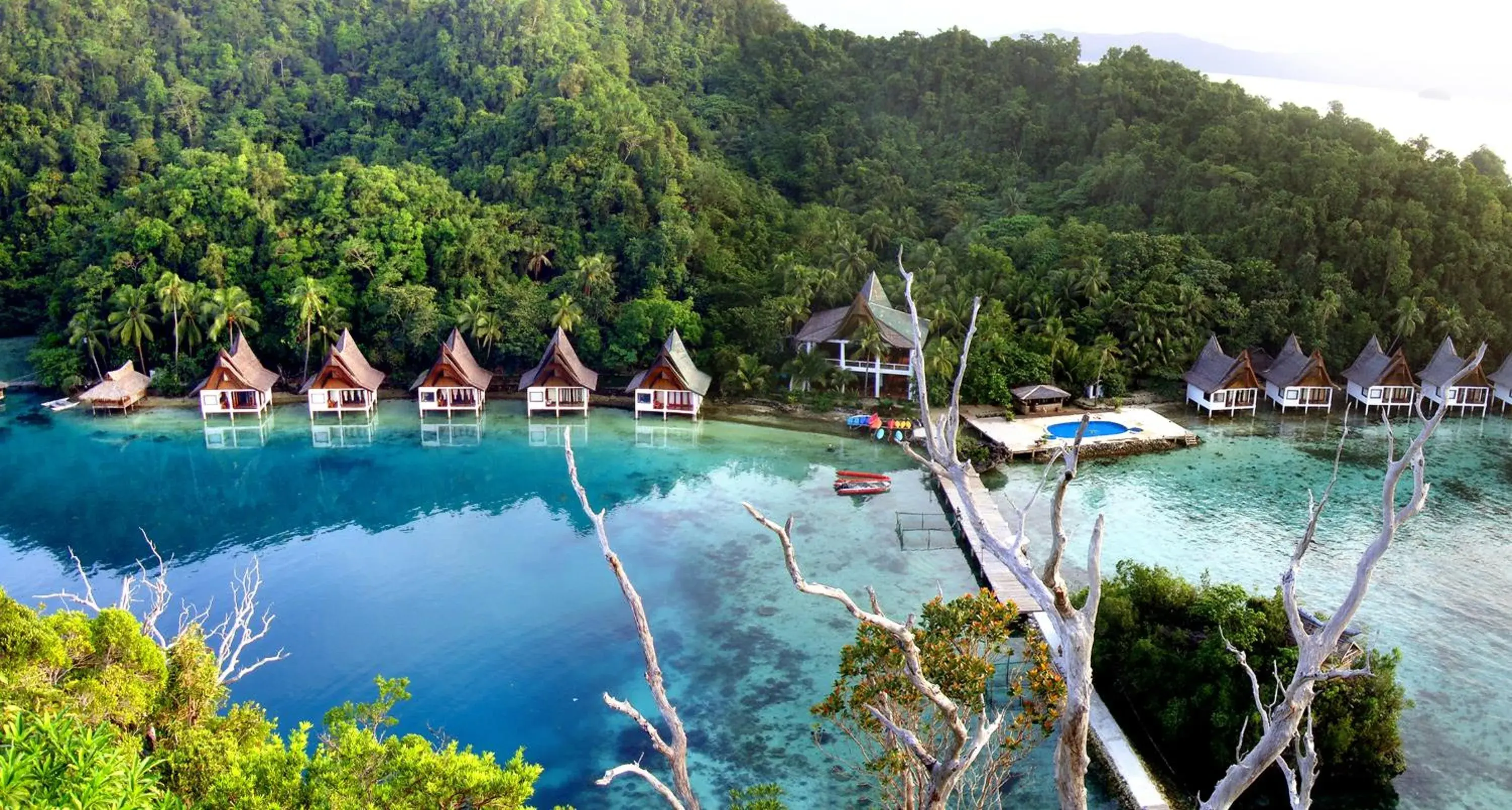 Facade/entrance in Club Tara Island Resort Facade/entrance in Club Tara Island Resort