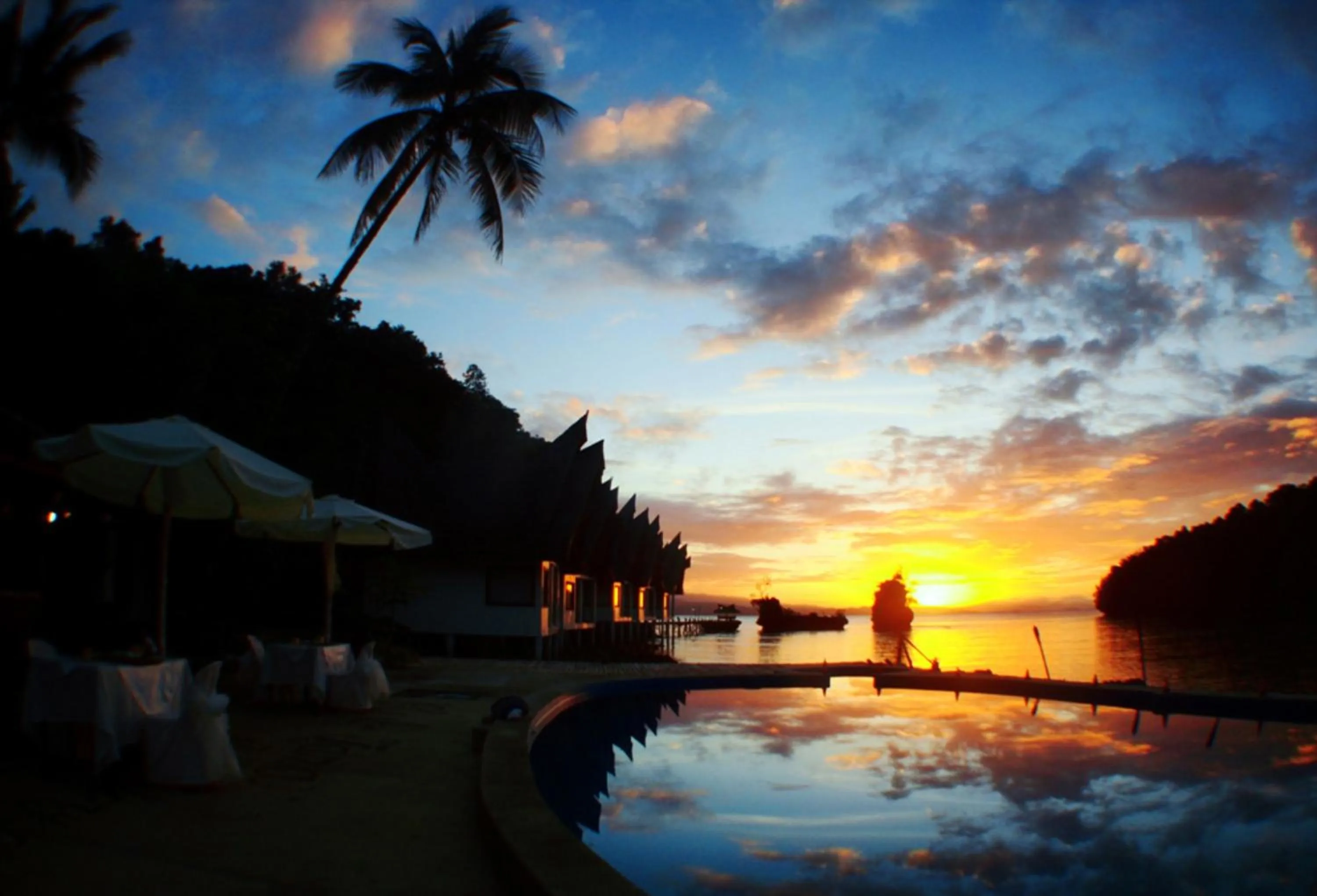 Facade/entrance in Club Tara Island Resort