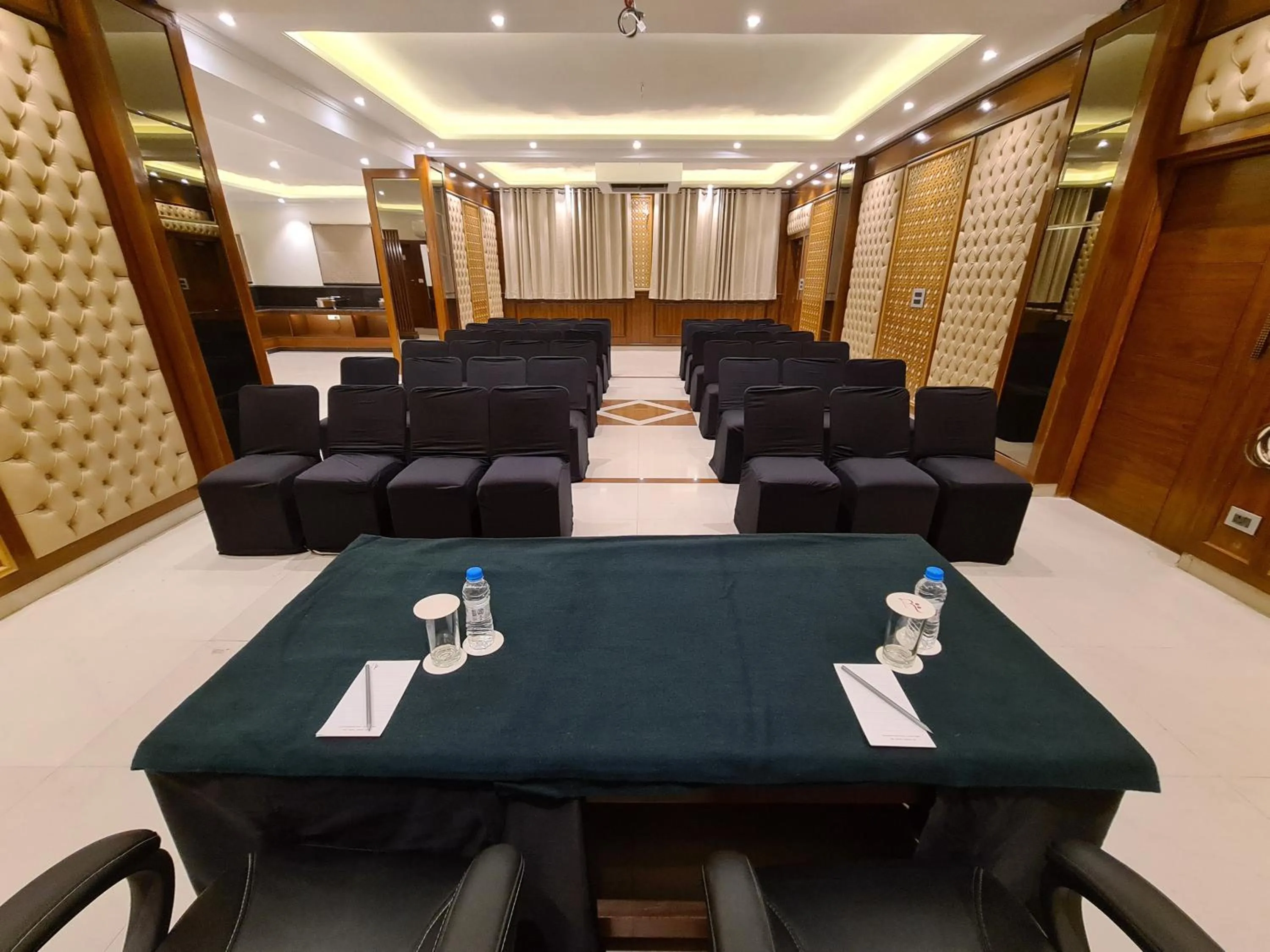 Meeting/conference room in LP Residency