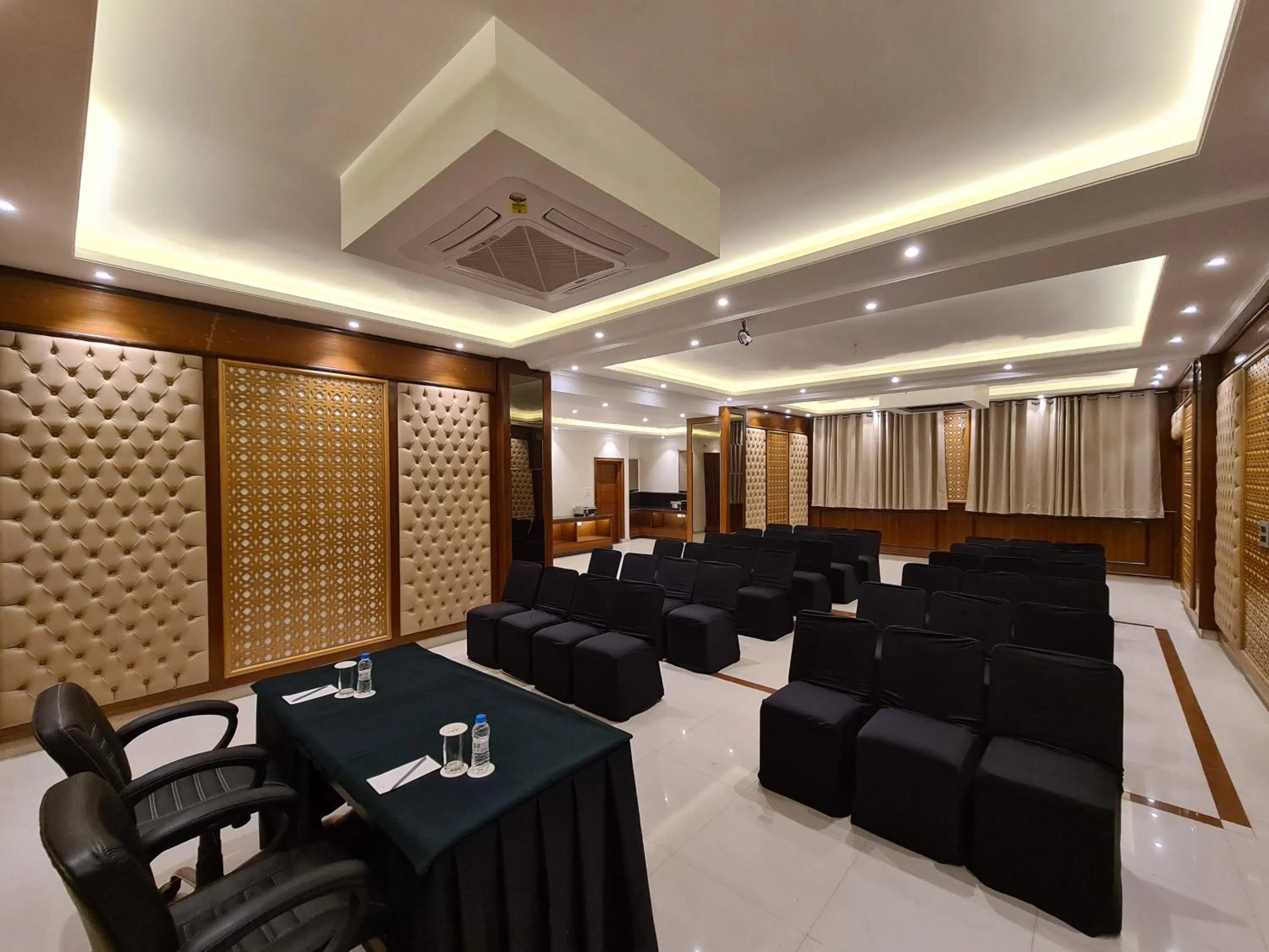 Meeting/conference room in LP Residency